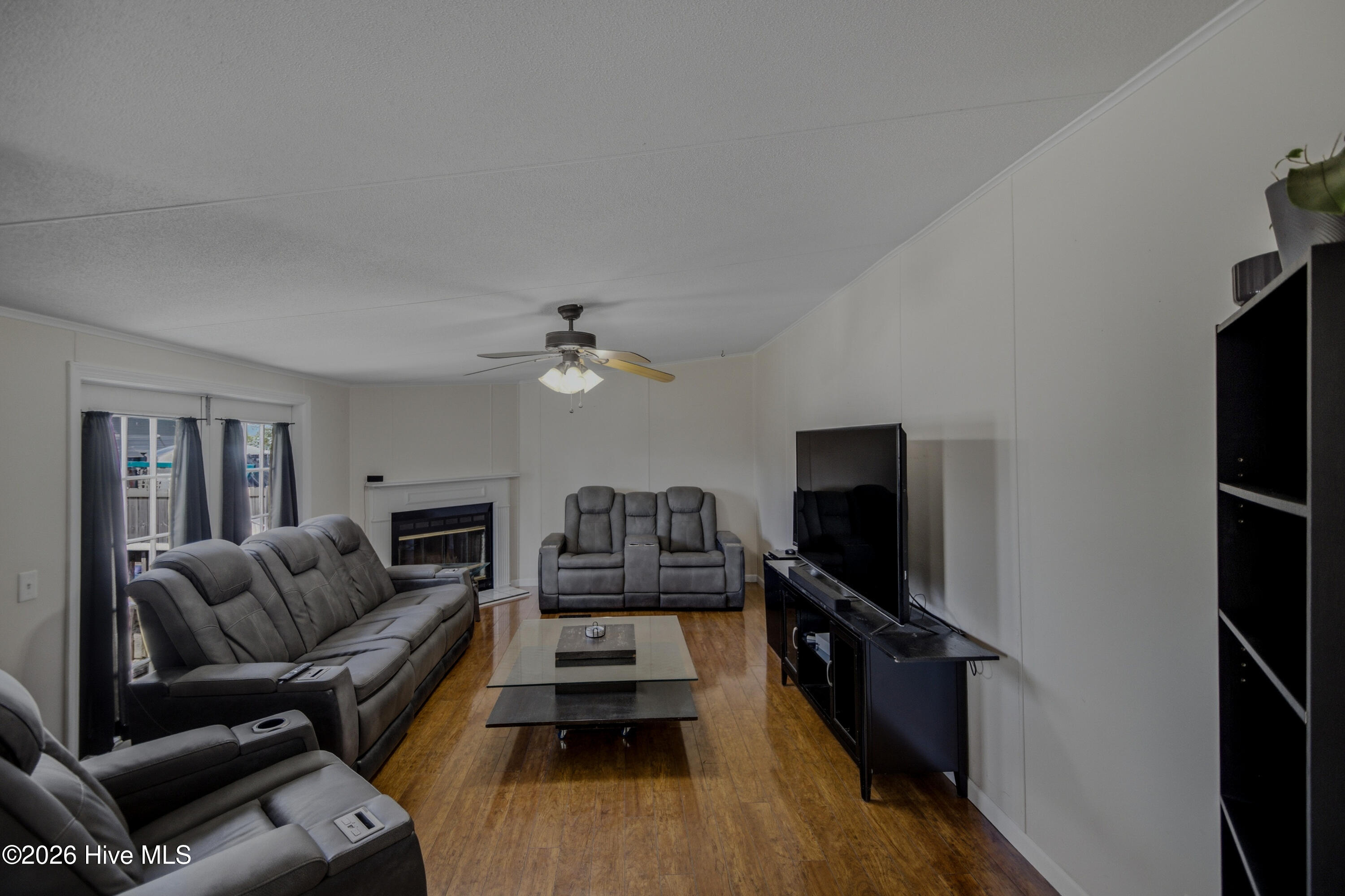 100566324 | Photo 18