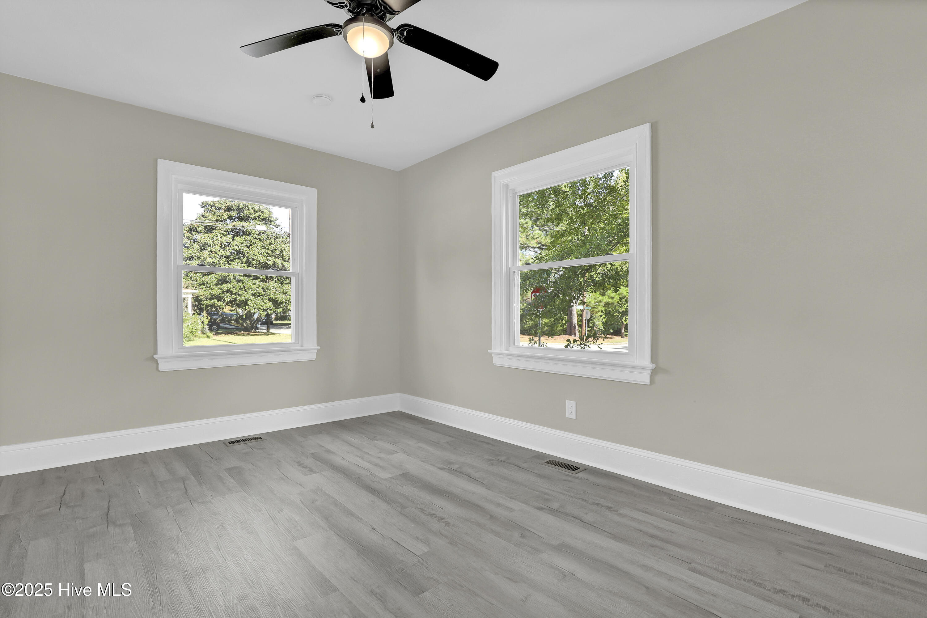 100534298 | Photo 23