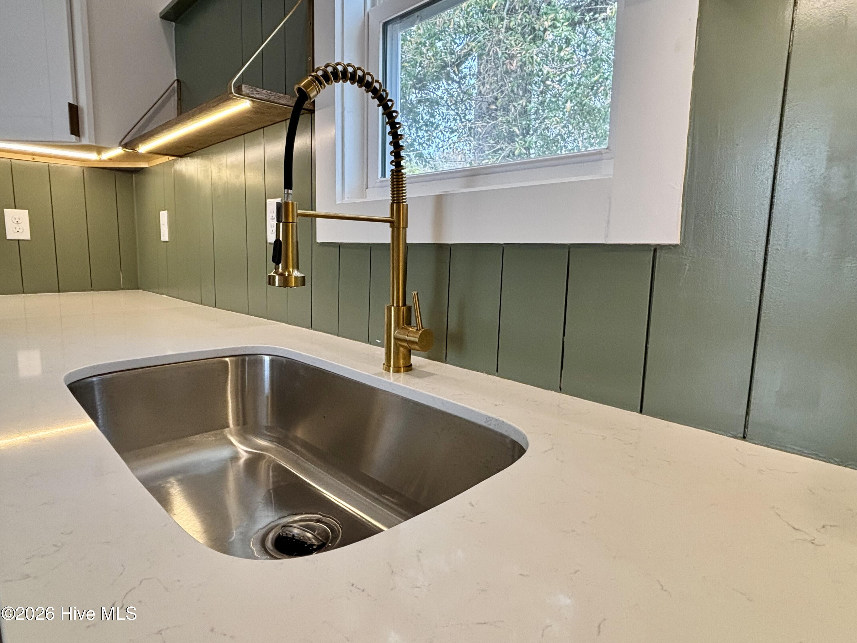 100555560 | Photo 12