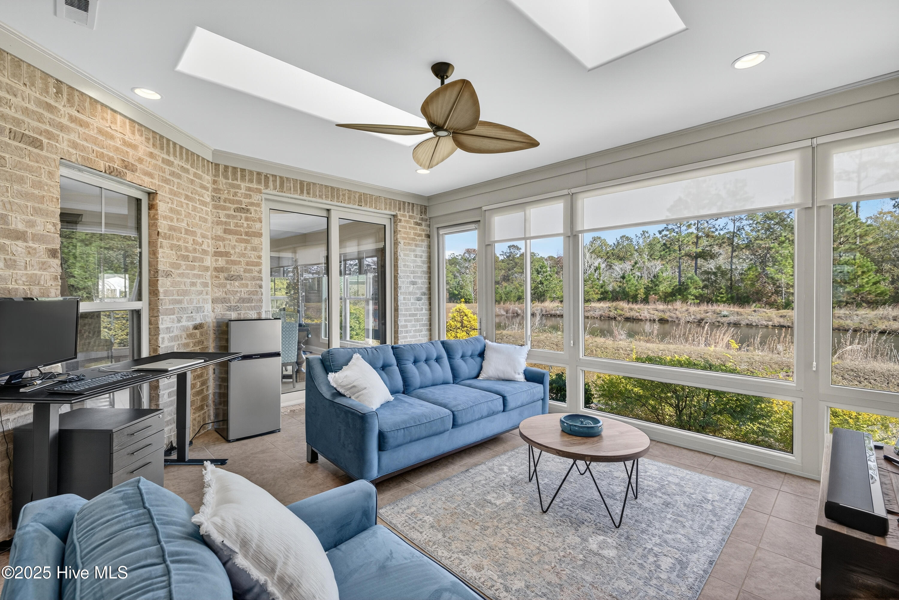 100541240 | Photo 23