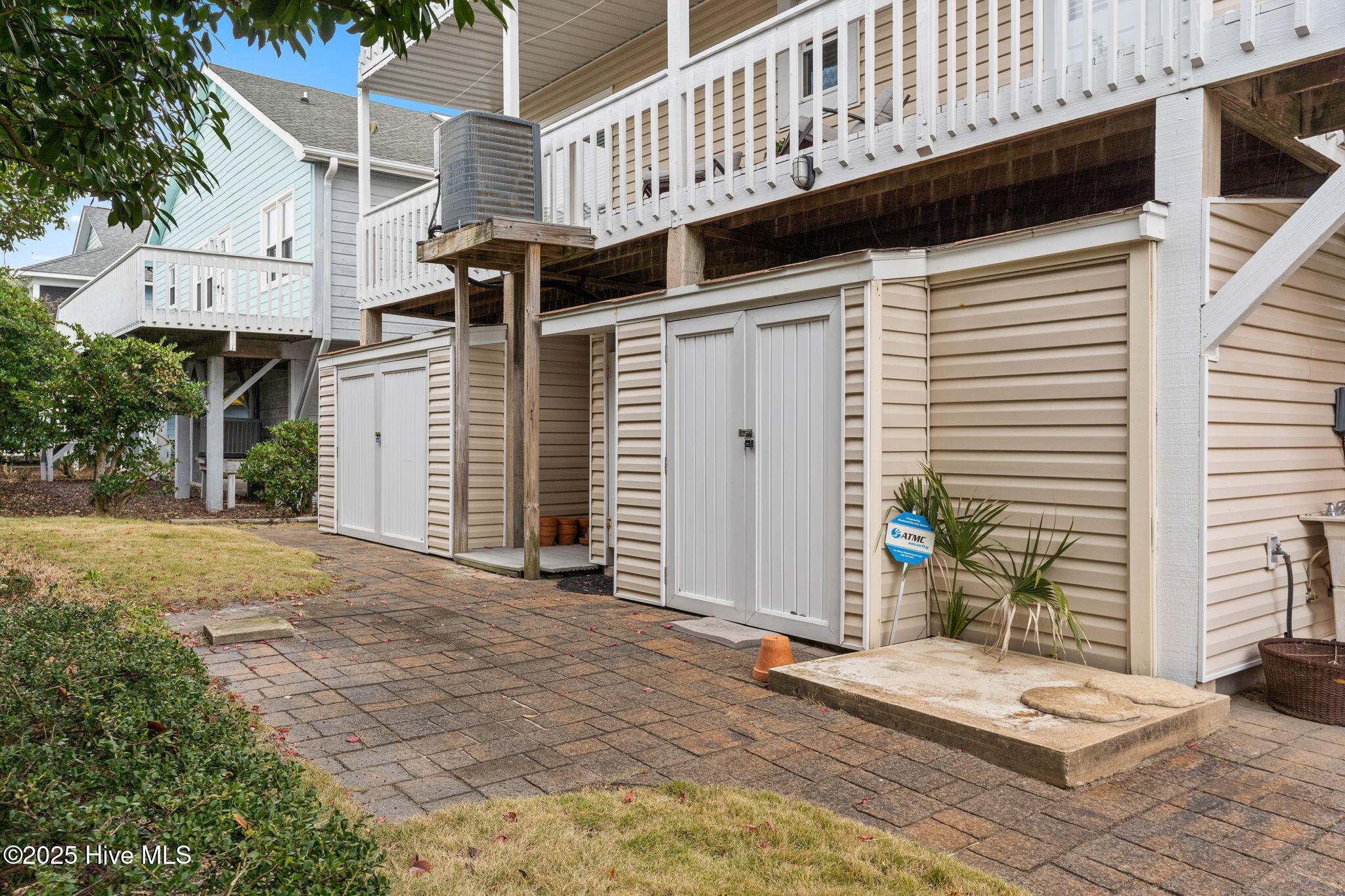 100545689 | Photo 36