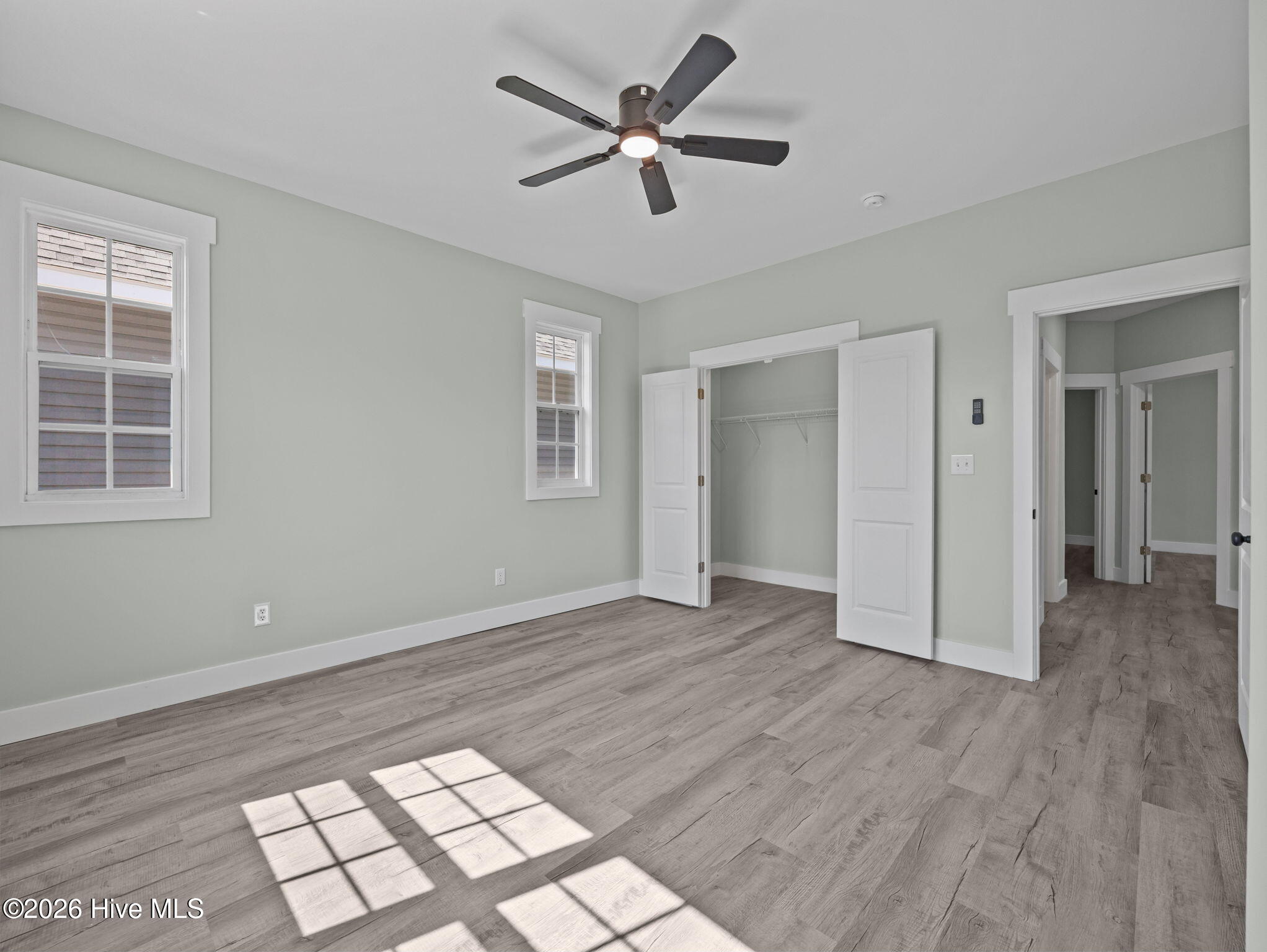 100566341 | Photo 53