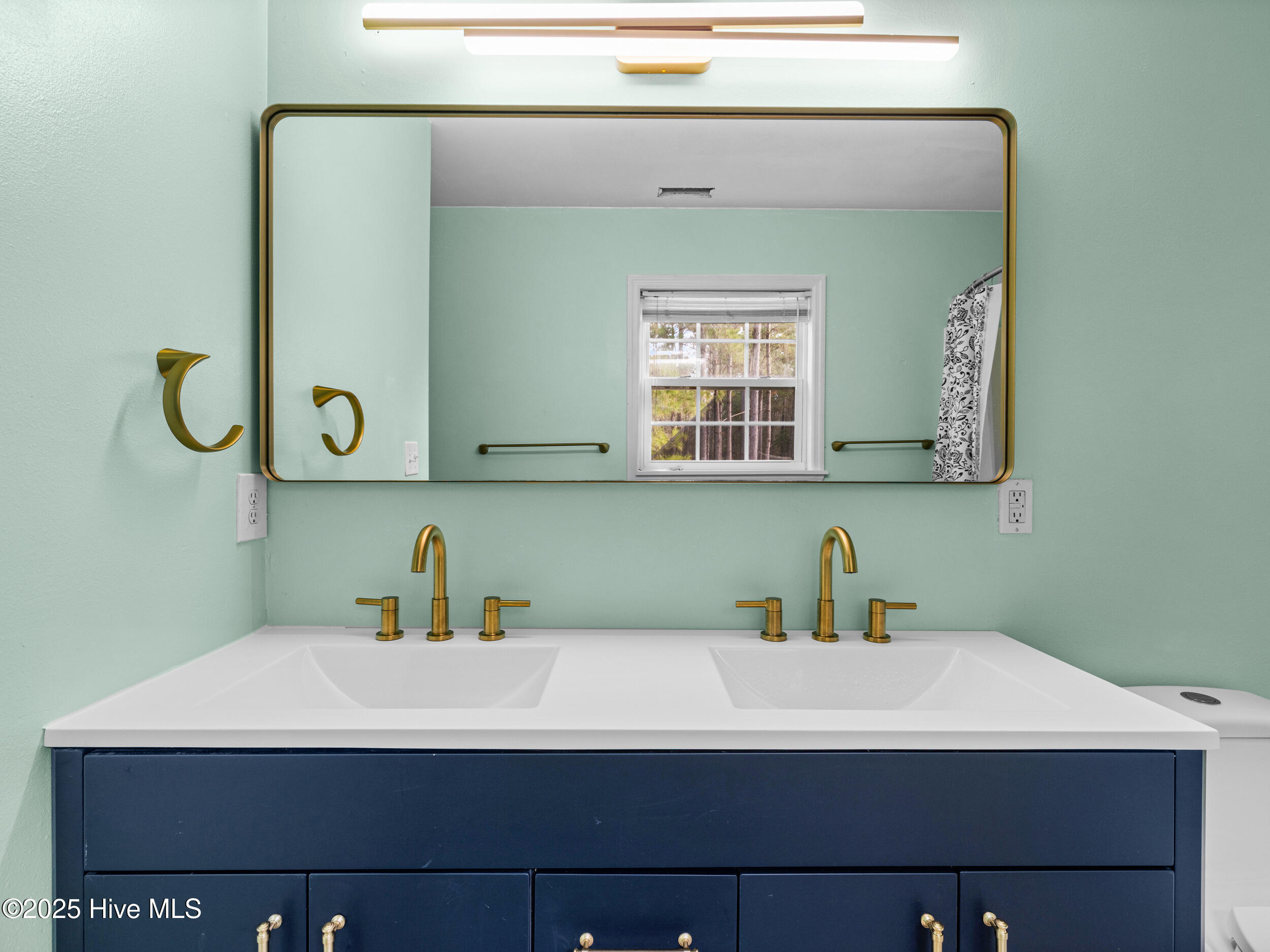 100546613 | Photo 25