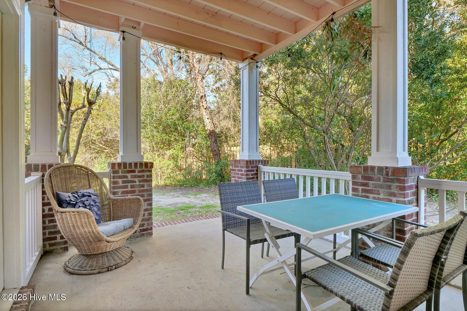 100562227 | Photo 22