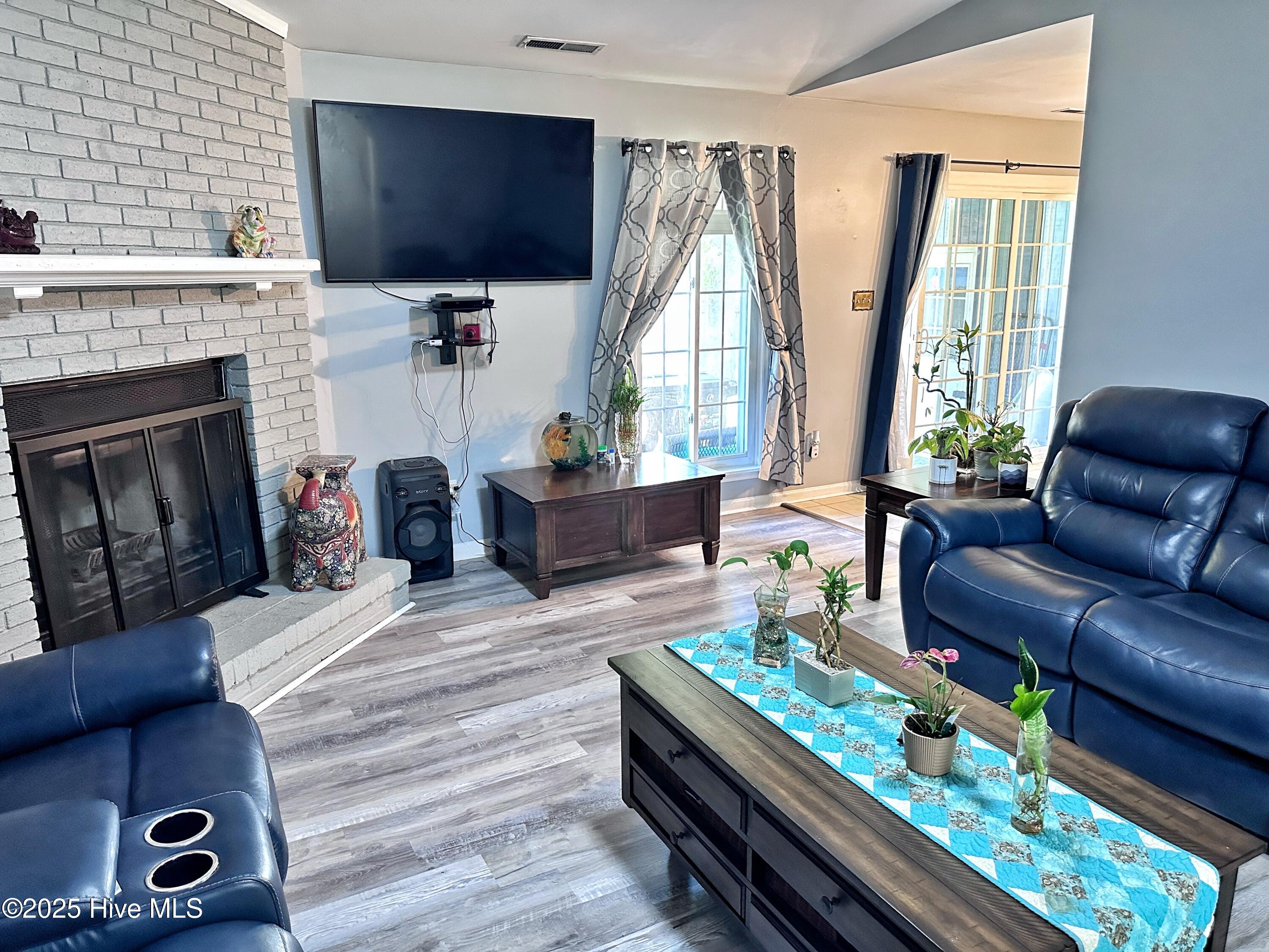 909 Springdale Drive, Jacksonville, NC 28540 – photo 8: IMG_1423