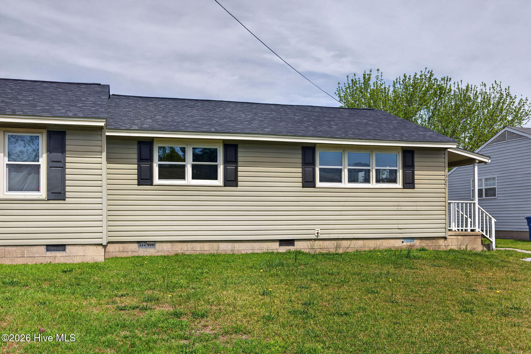 100567273 | Photo 13