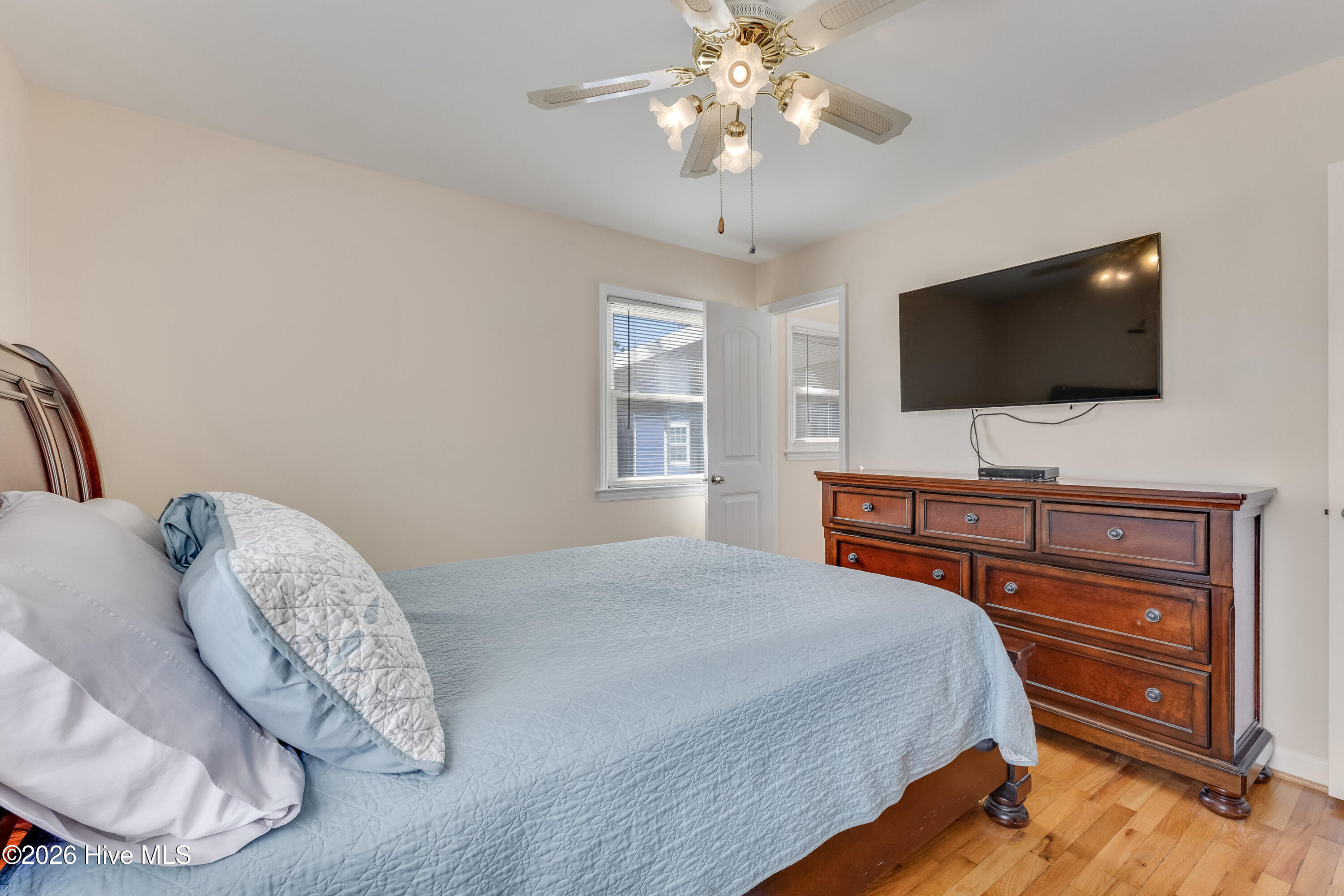 100554925 | Photo 20