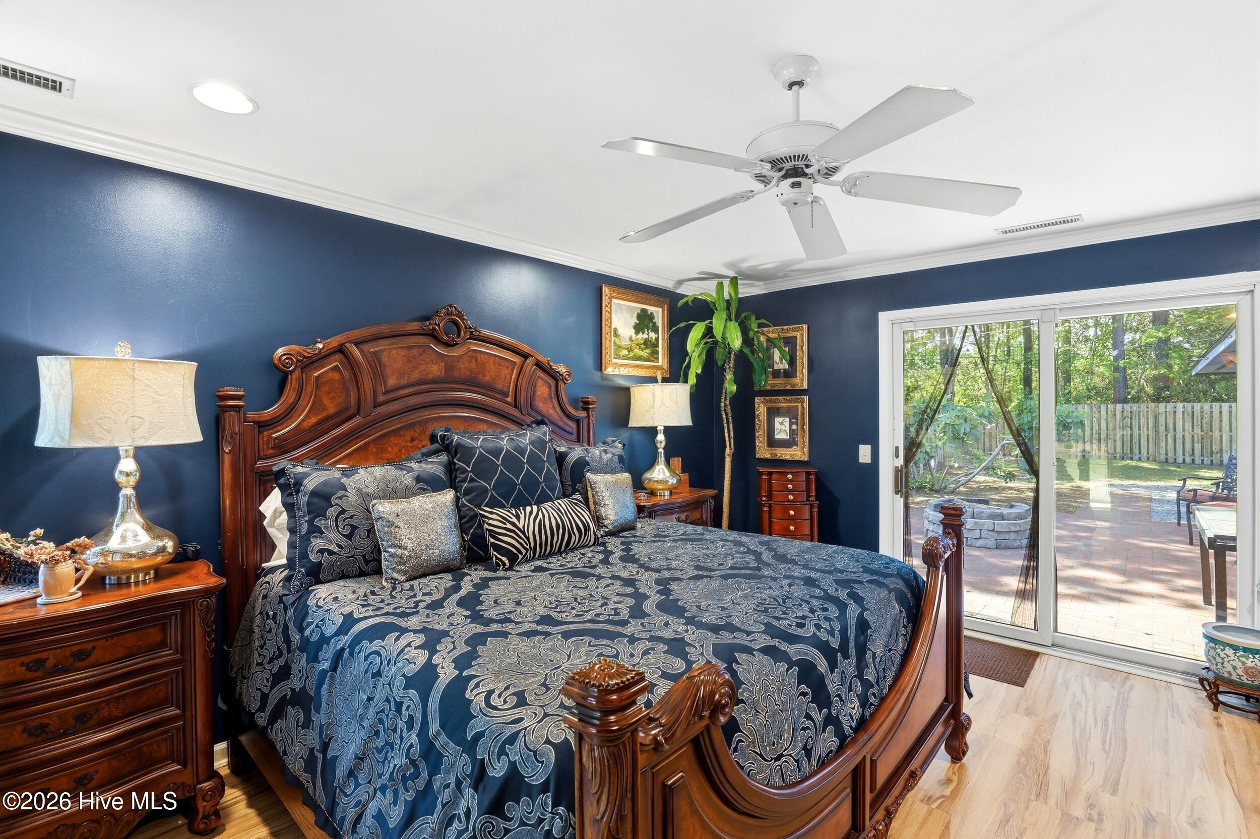 100569802 | Photo 21