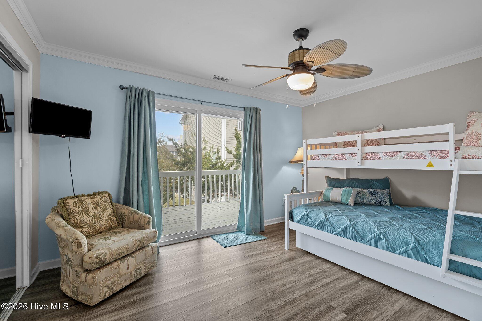 100565802 | Photo 10