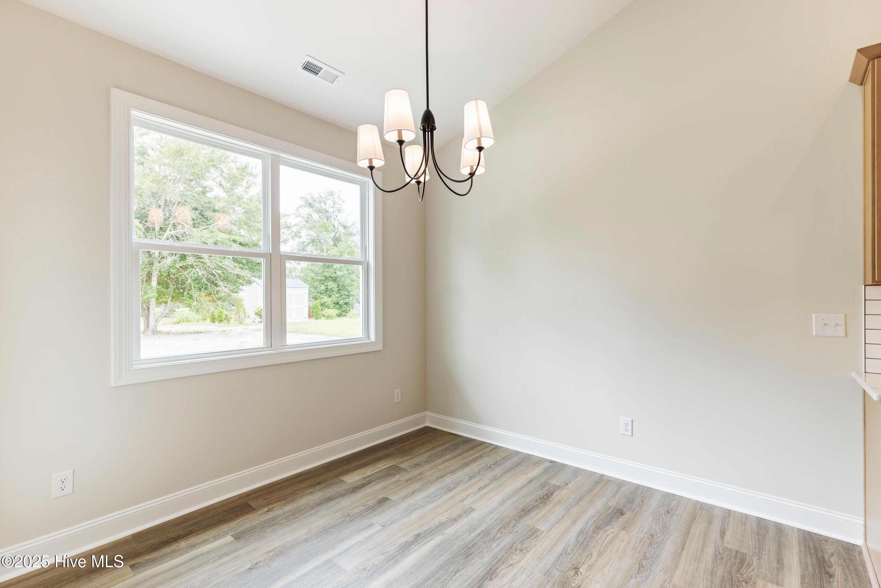 100545595 | Photo 17