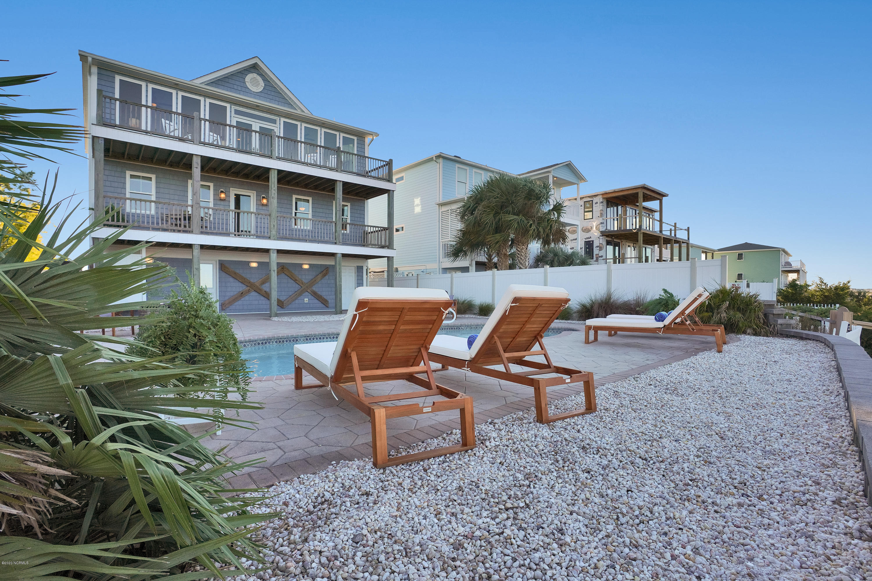 6632KingsLynnDrive-72