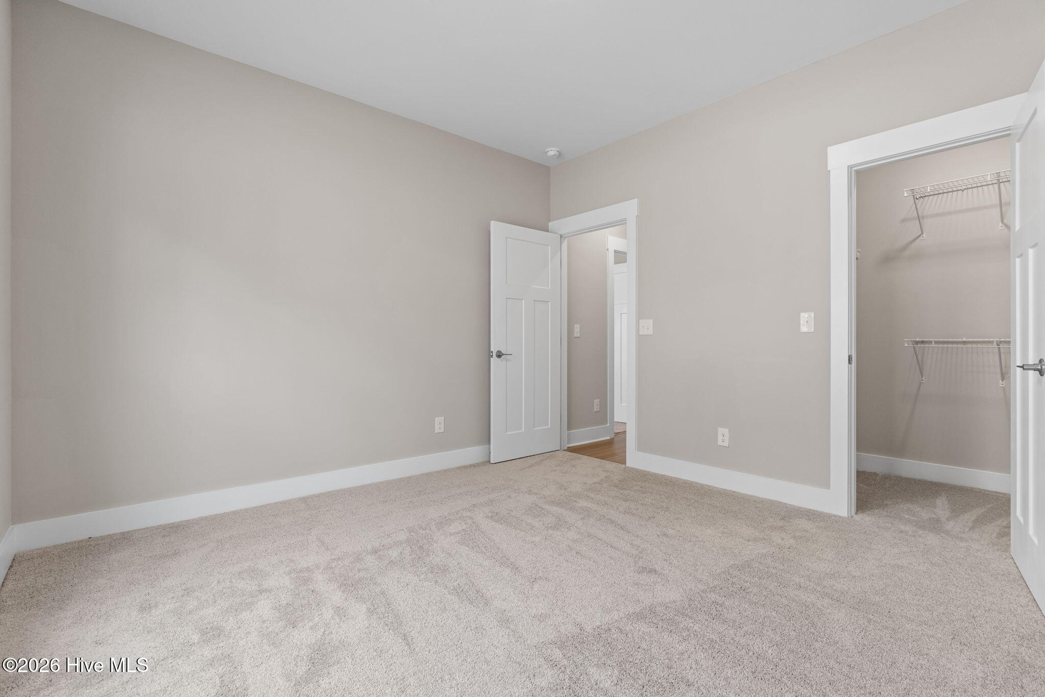 100537580 | Photo 30