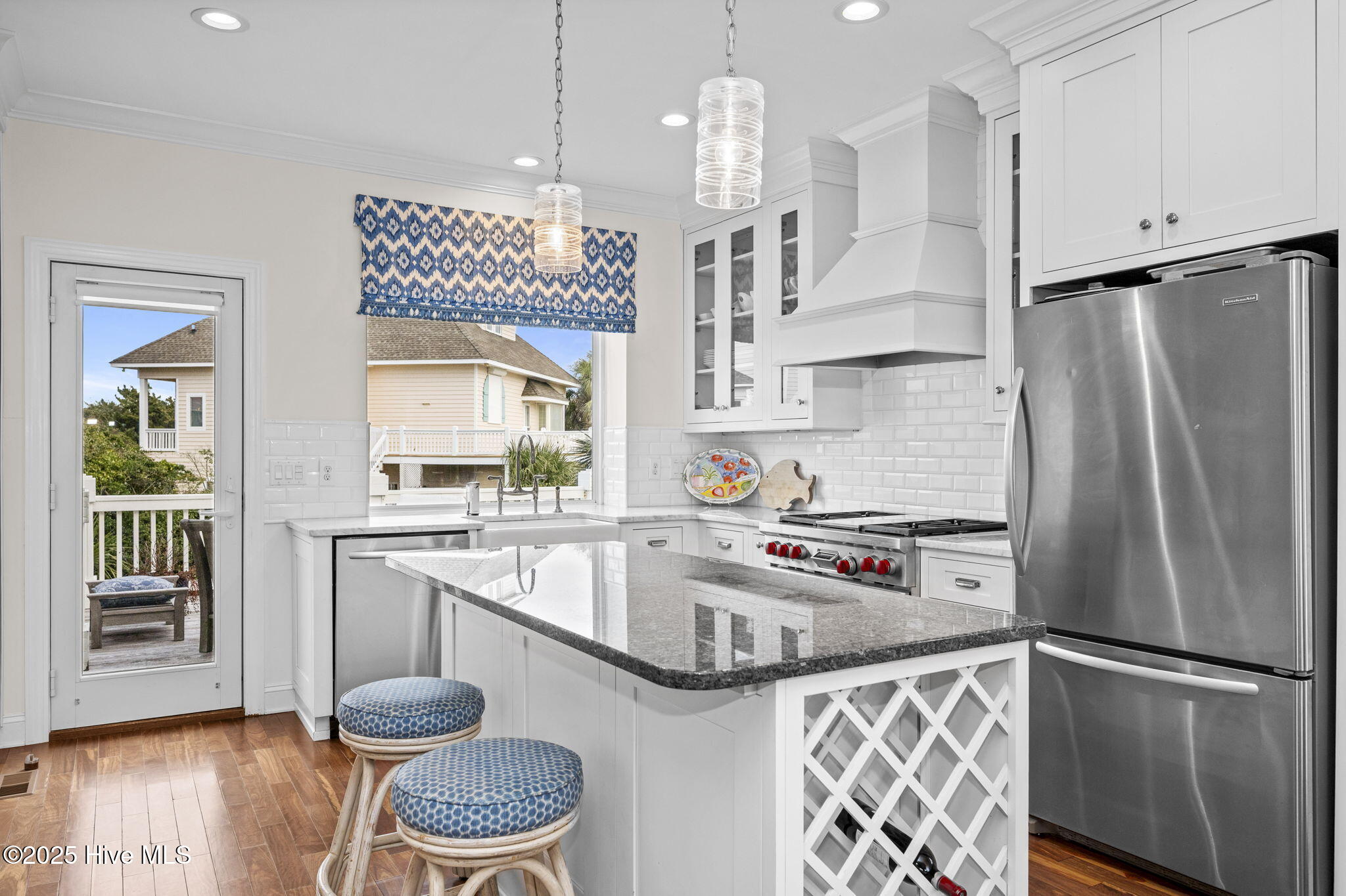 100544331 | Photo 22