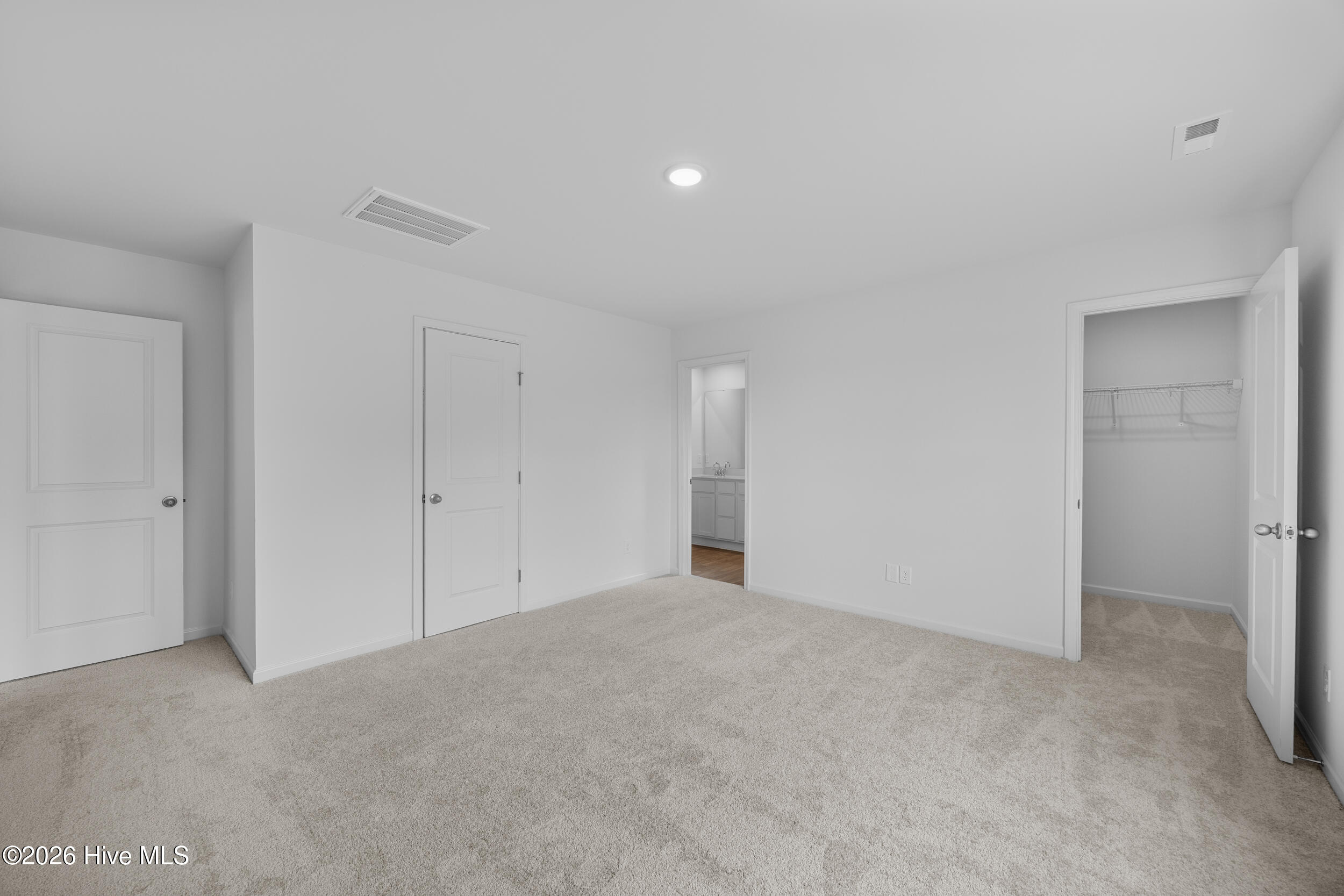 100568116 | Photo 20