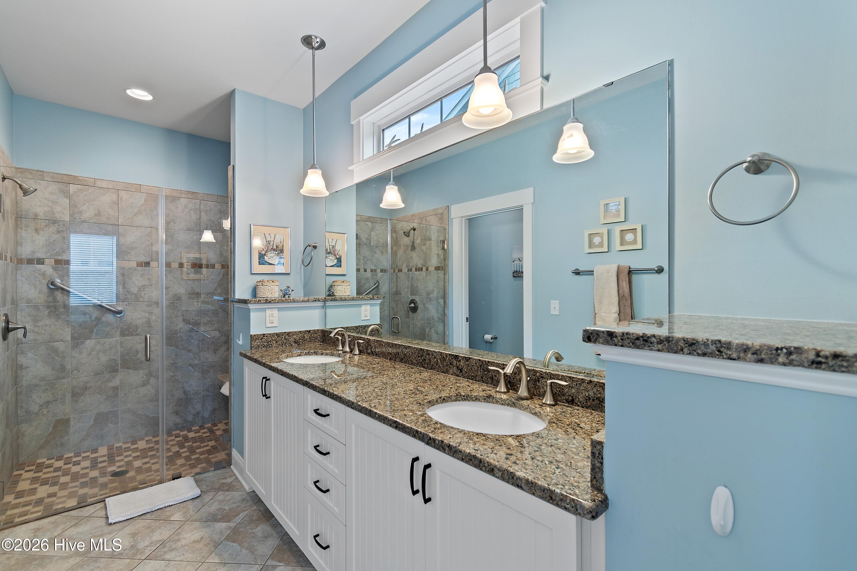 100549394 | Photo 20