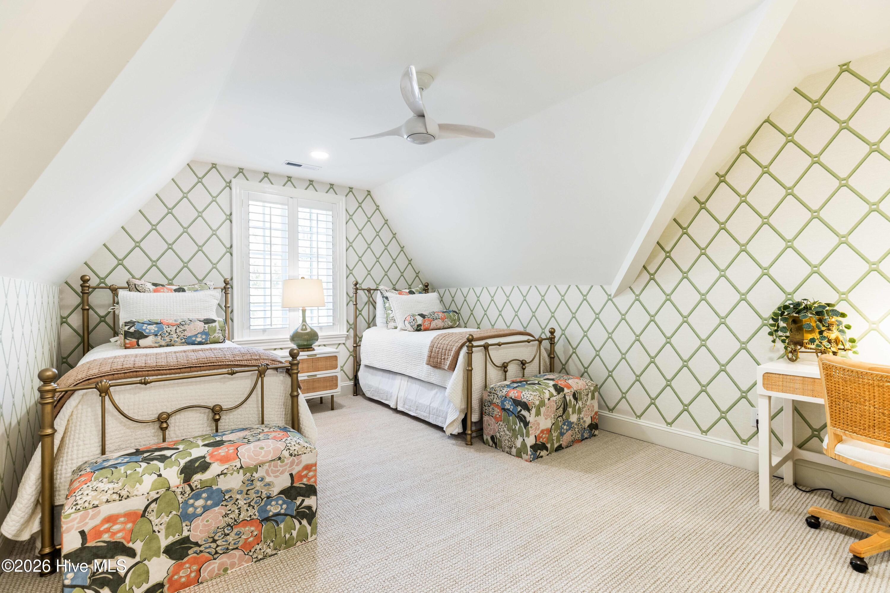 100555813 | Photo 70