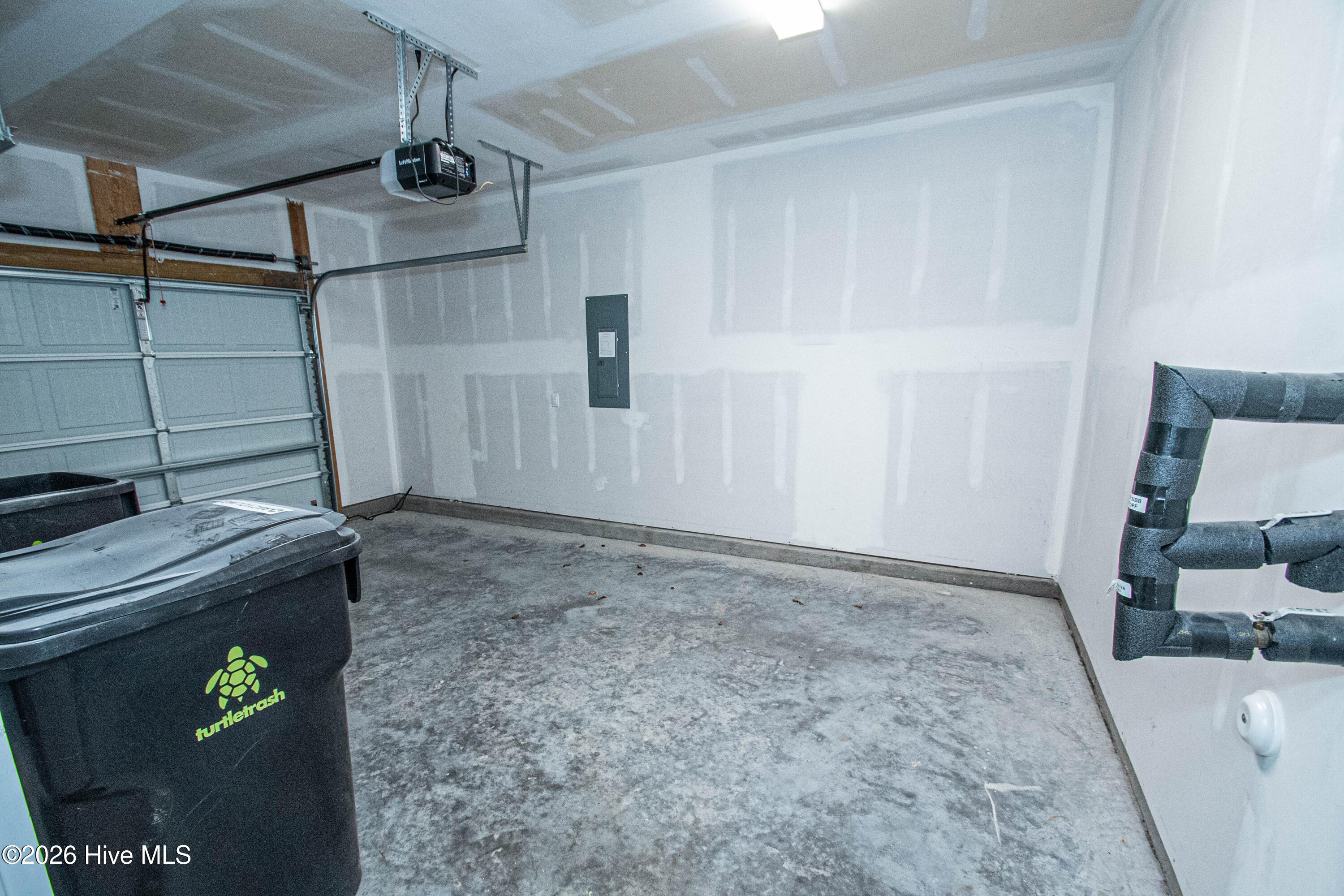 100553957 | Photo 43