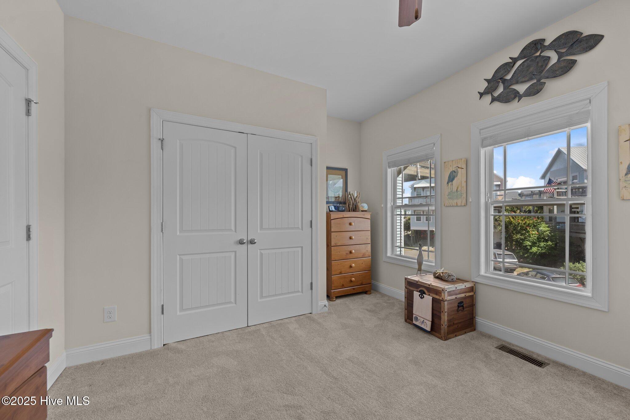 100515598 | Photo 32