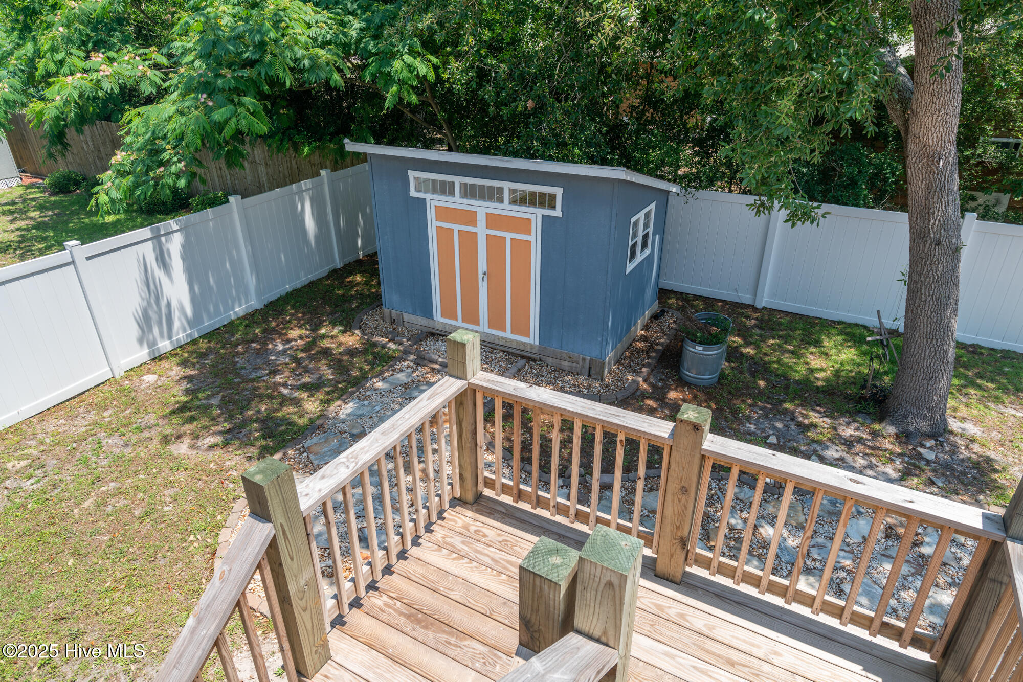 100527640 | Photo 27