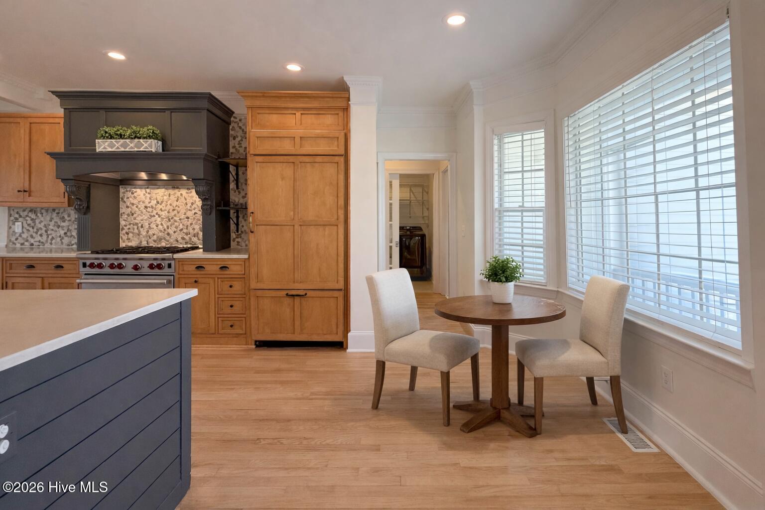 100550265 | Photo 25