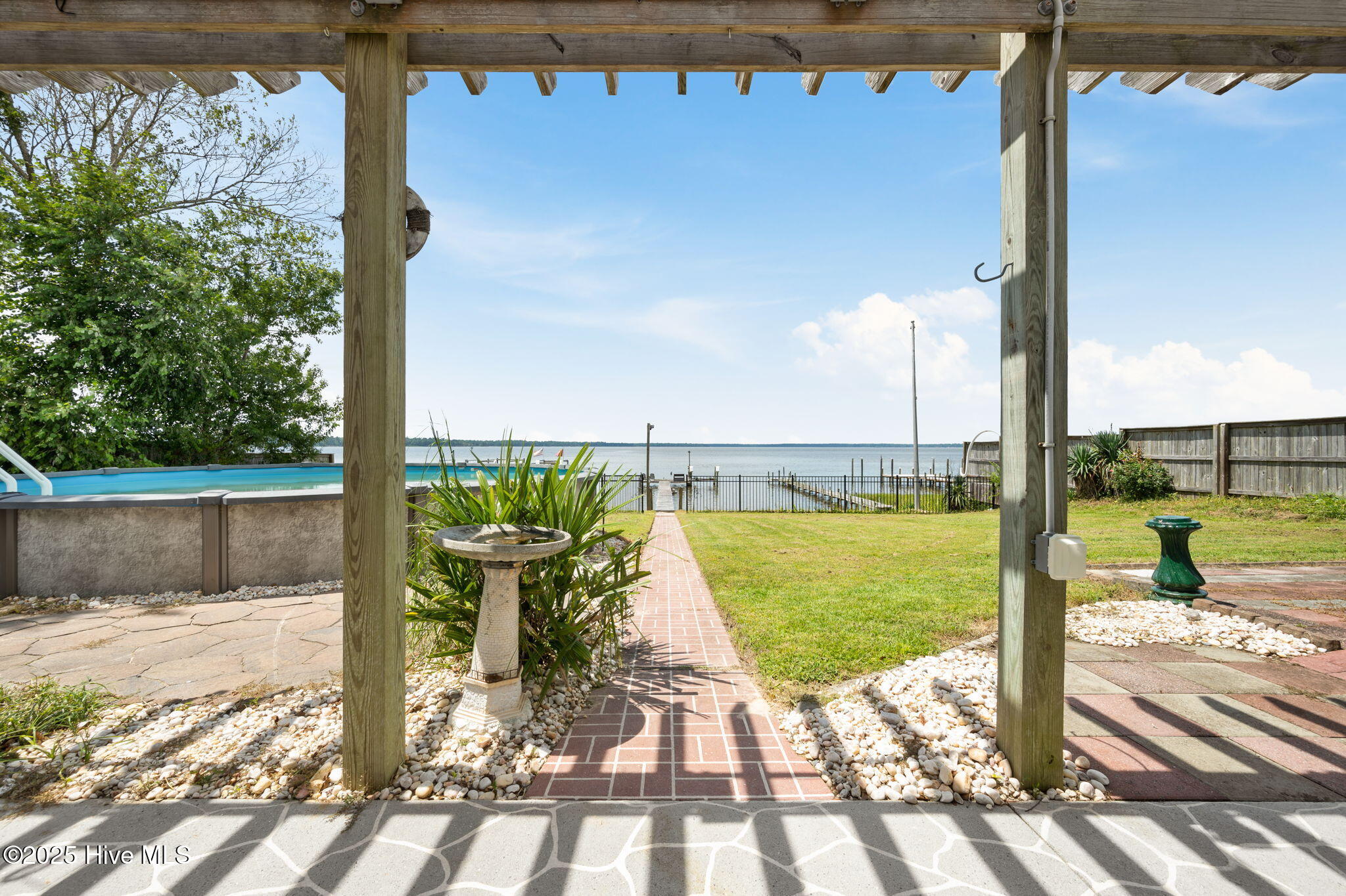 100546125 | Photo 37