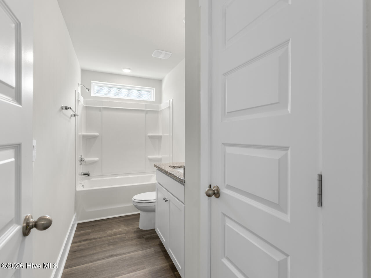 100553189 | Photo 43