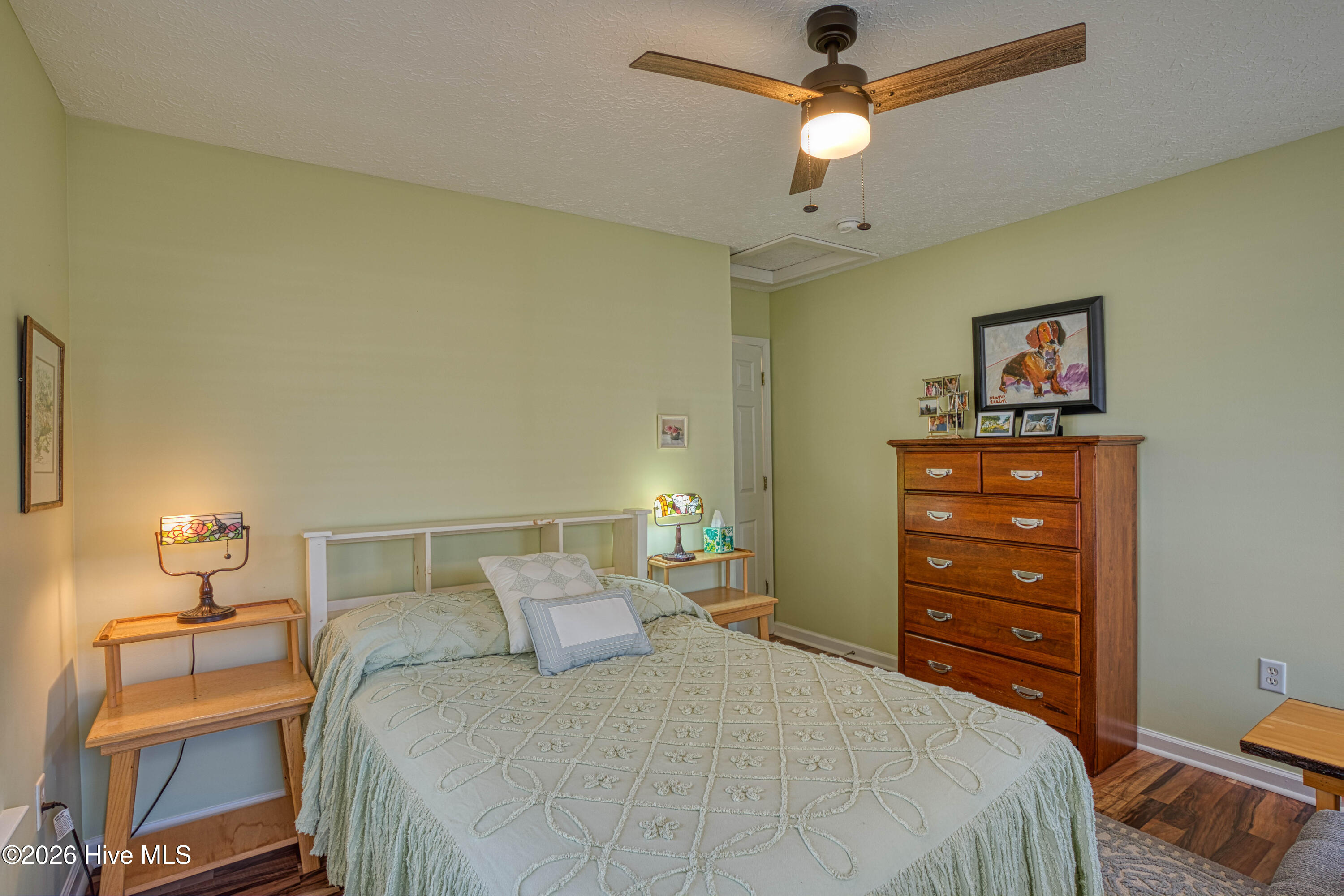 100556231 | Photo 23