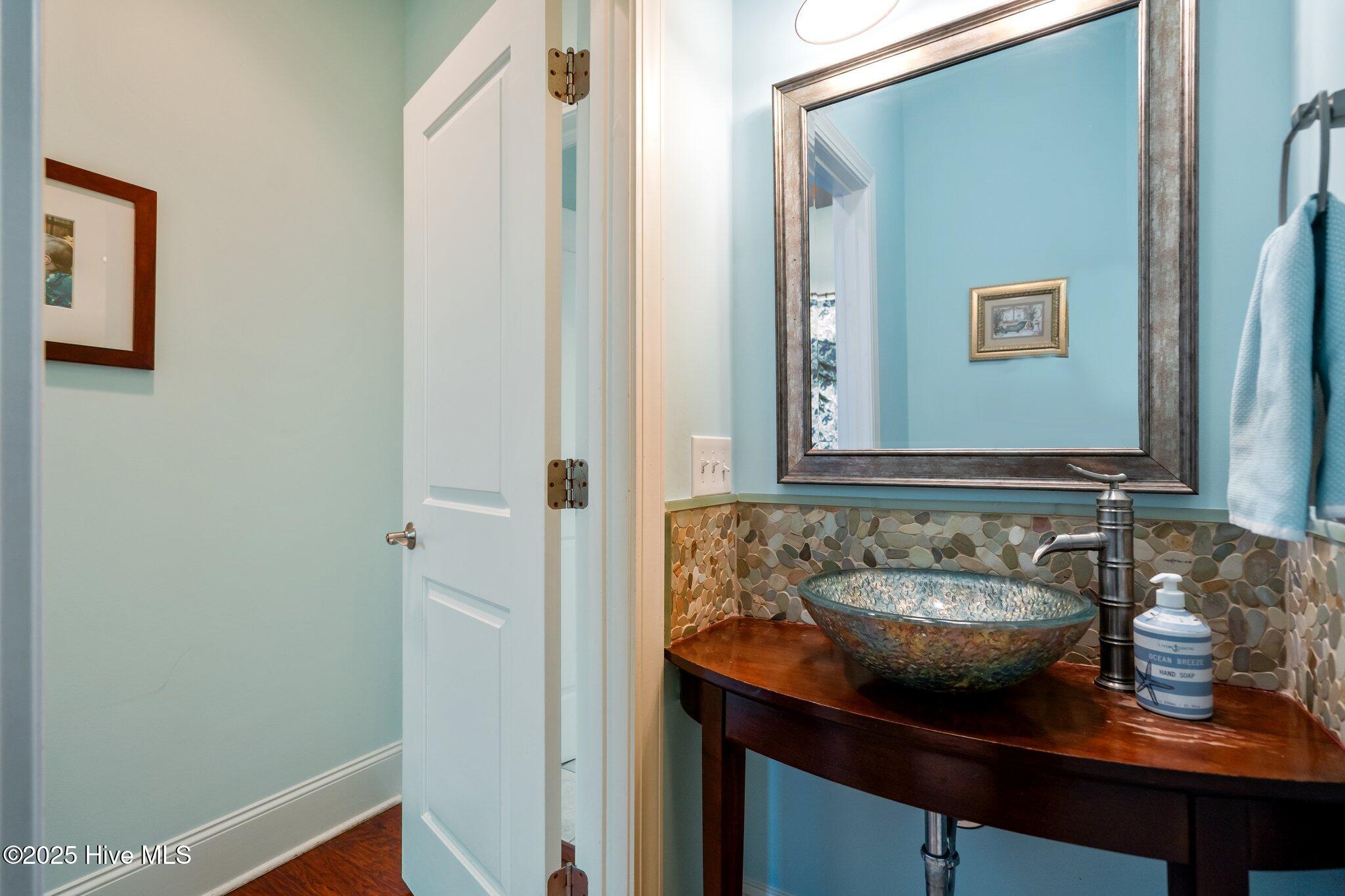 100513091 | Photo 24