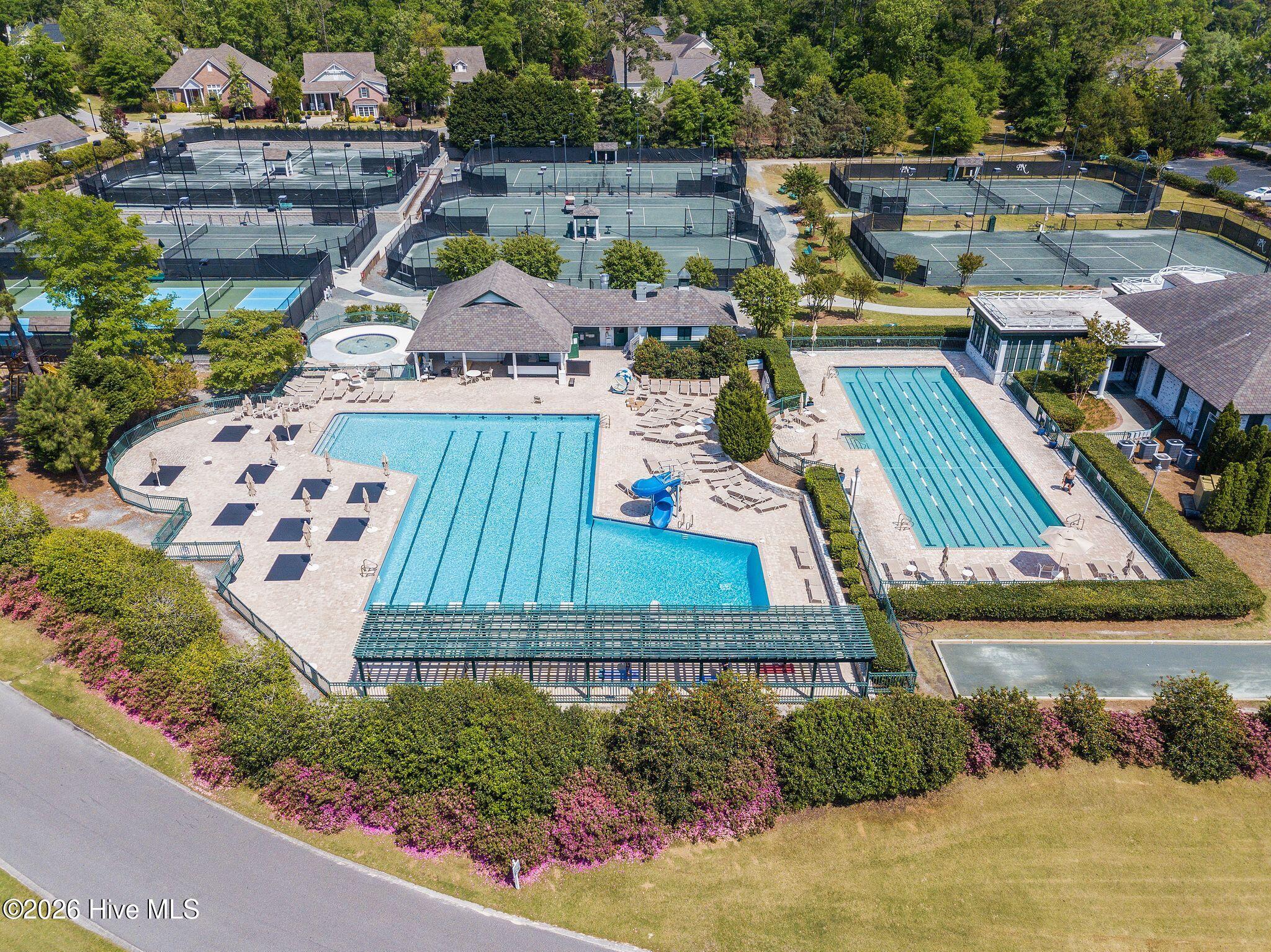 100567586 | Photo 56