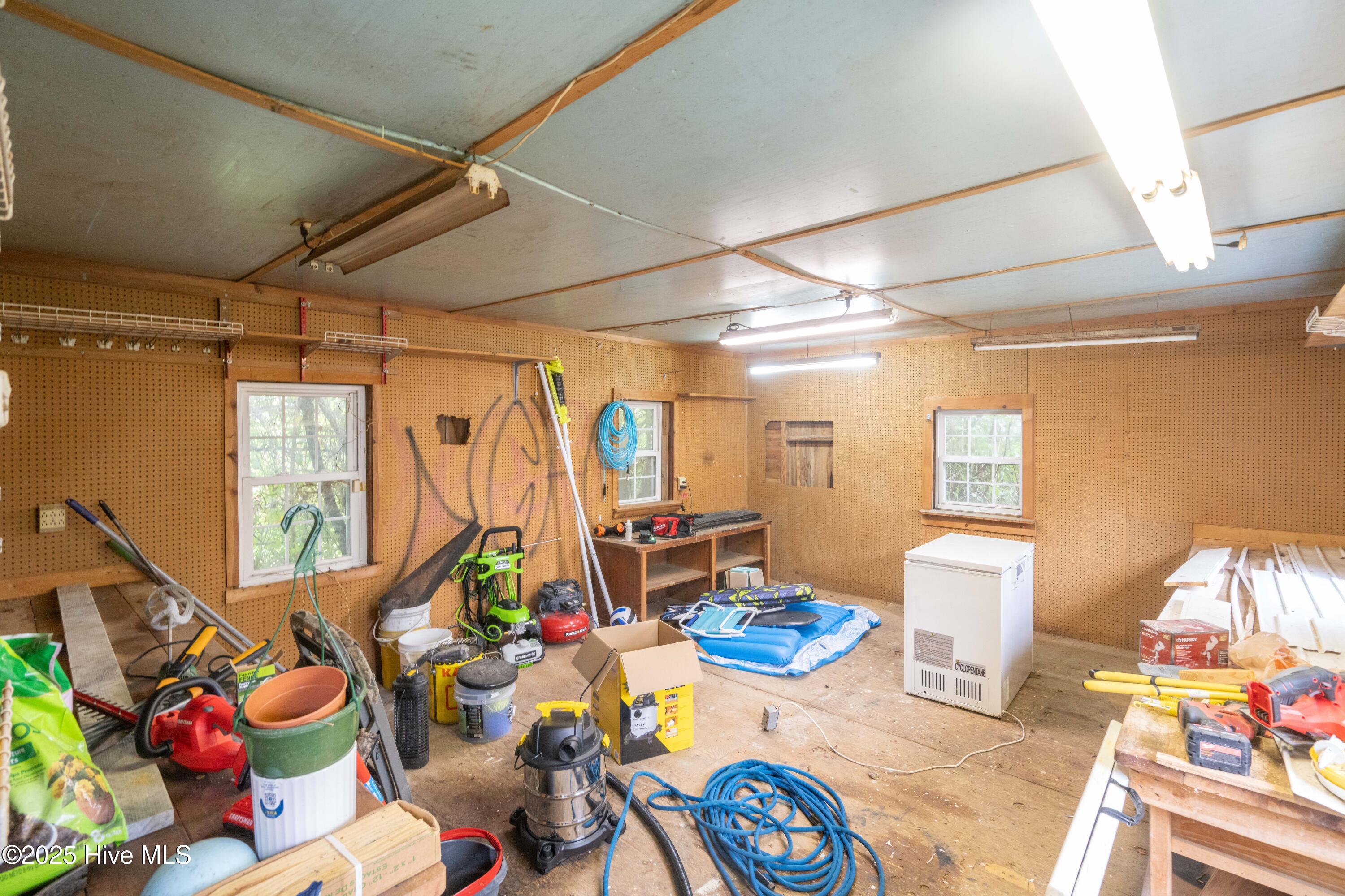 100536527 | Photo 43