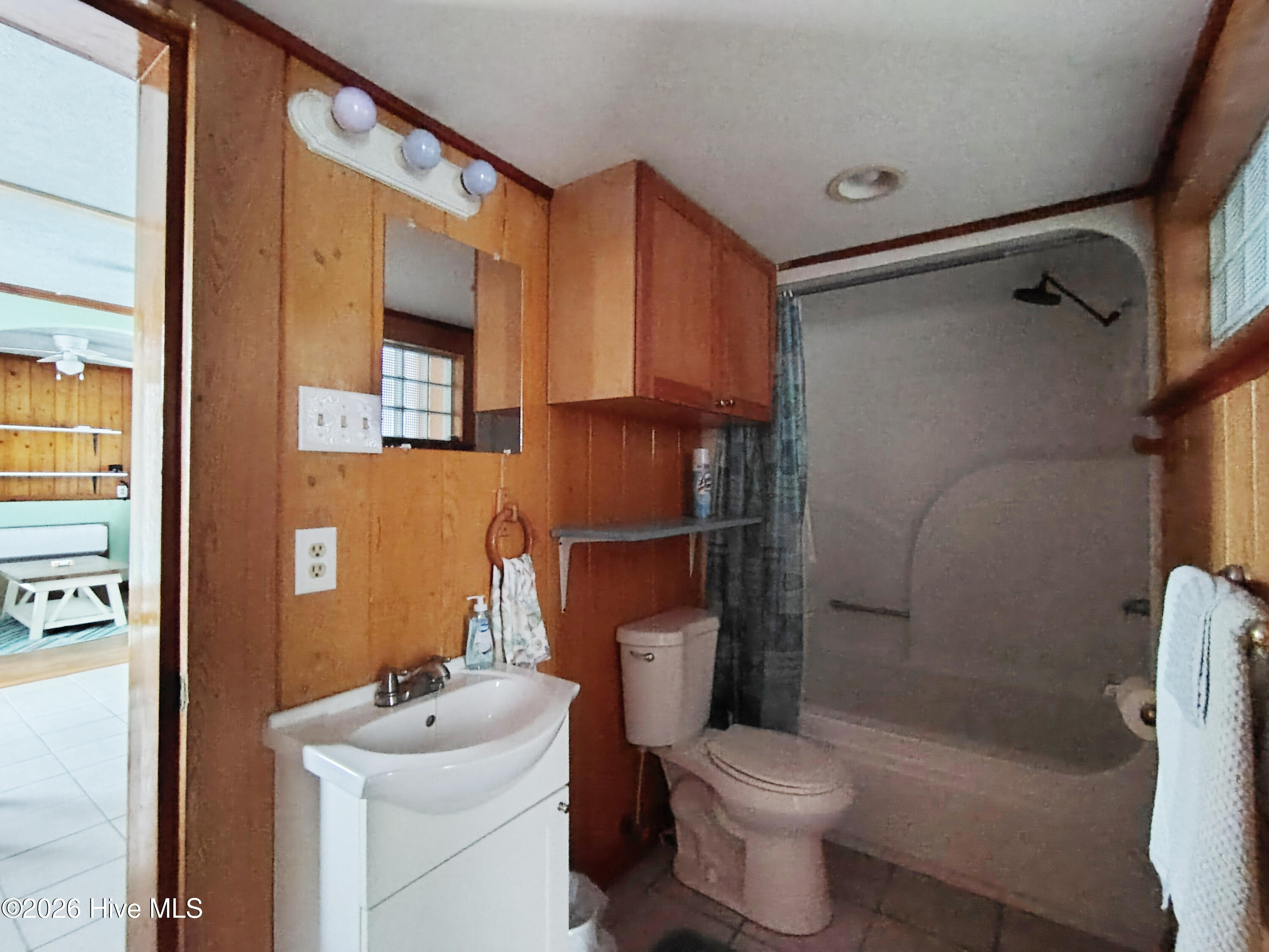 100551502 | Photo 11