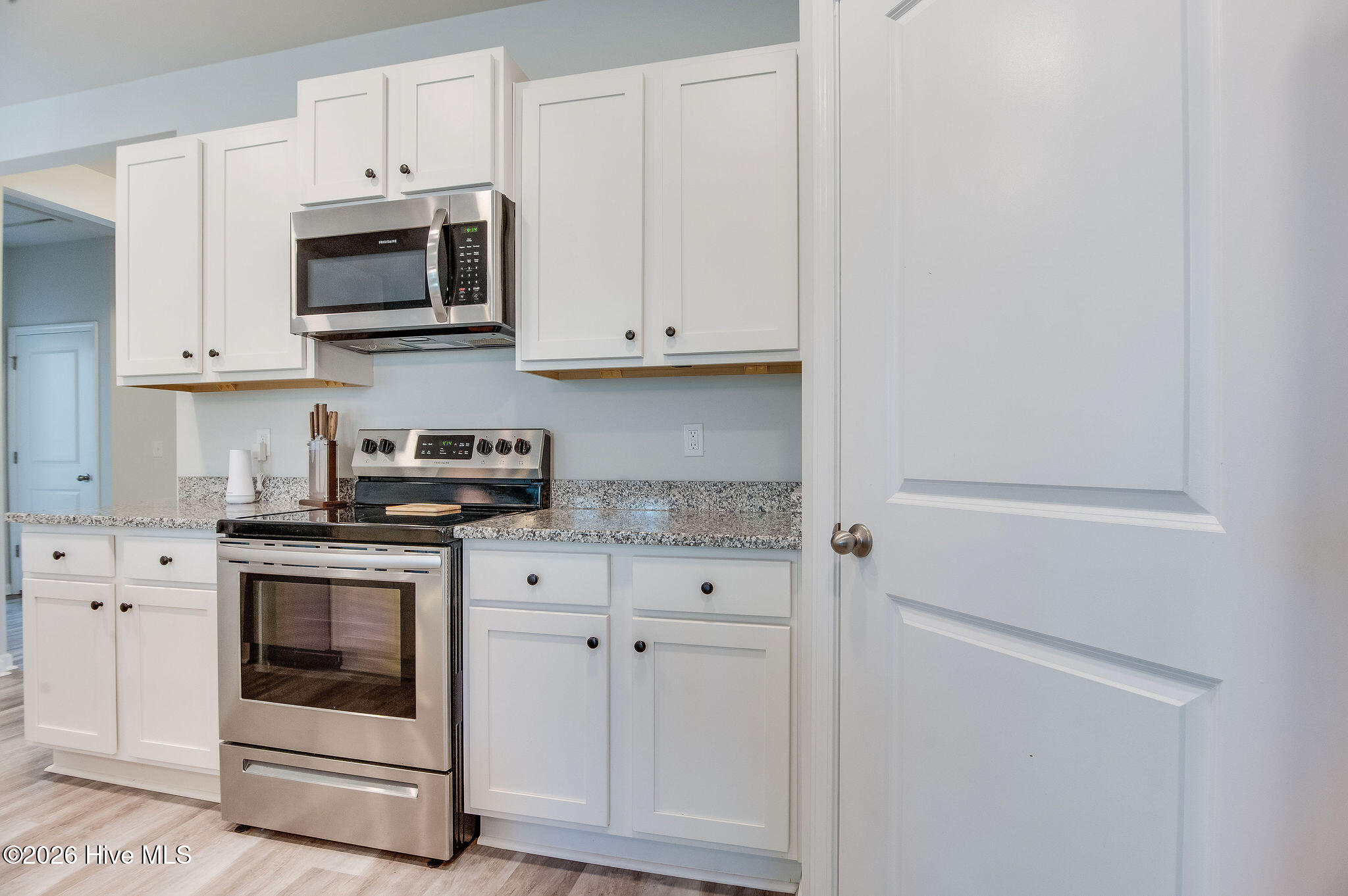 100562701 | Photo 13