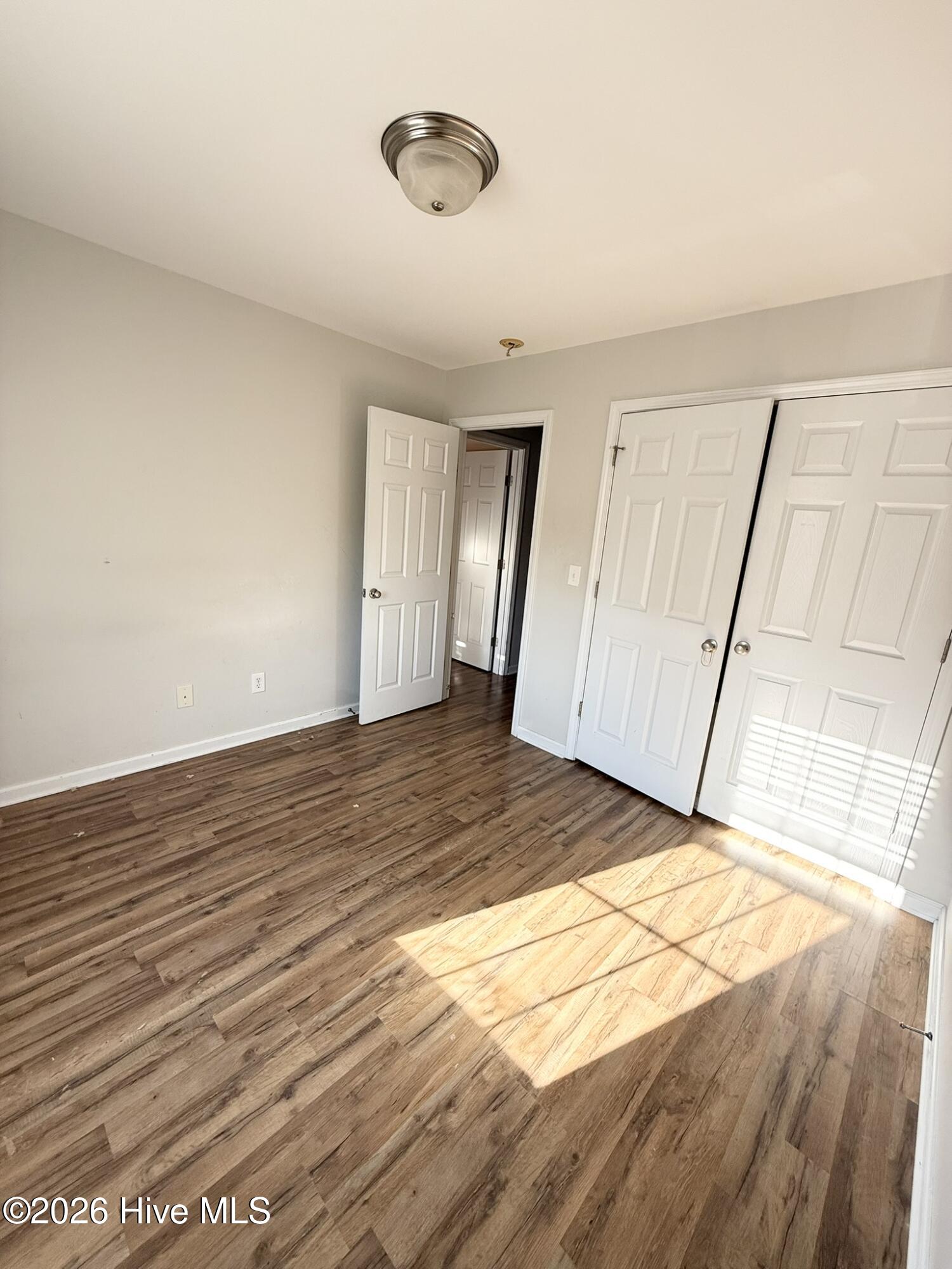 100547385 | Photo 23