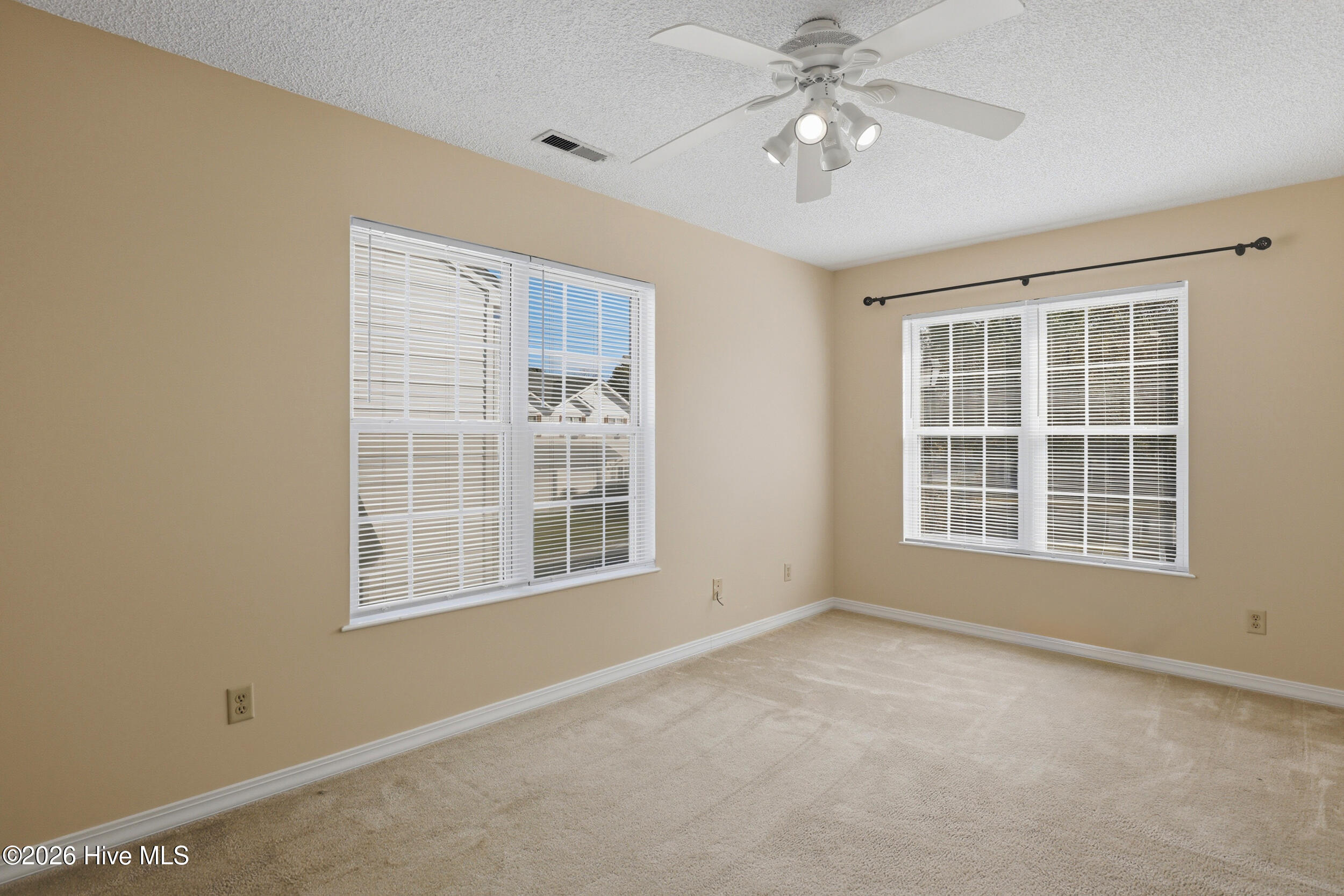 100564437 | Photo 26