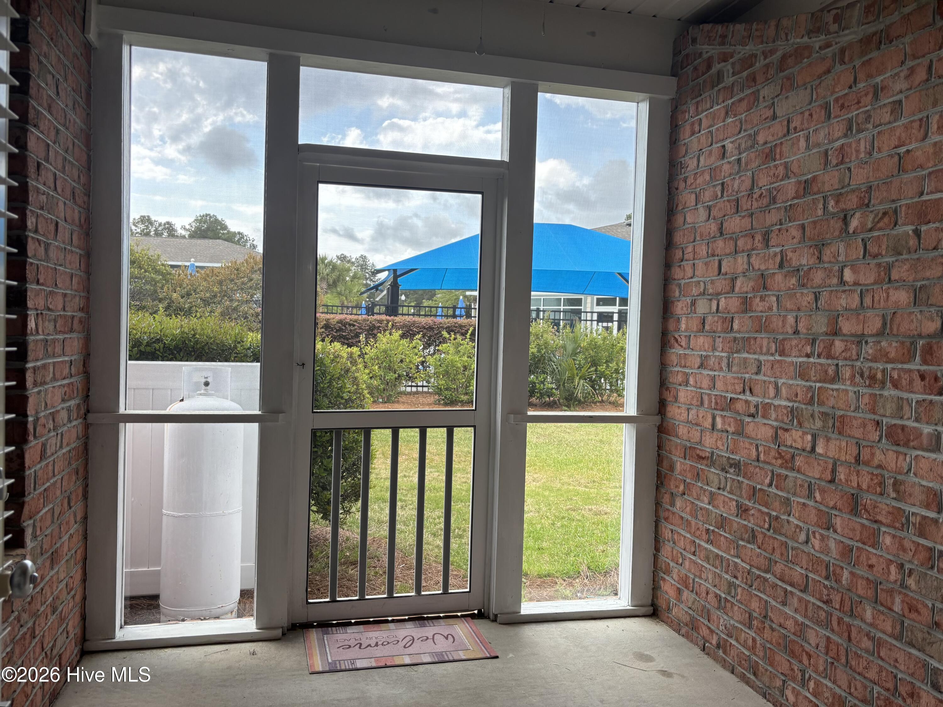 100548905 | Photo 15