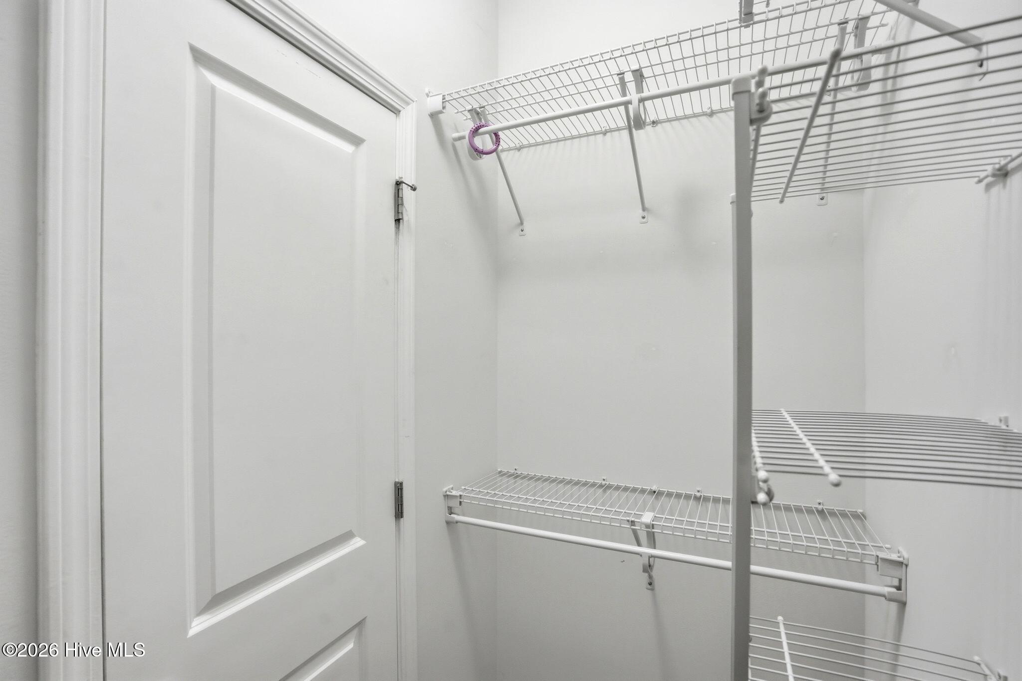 100560462 | Photo 46