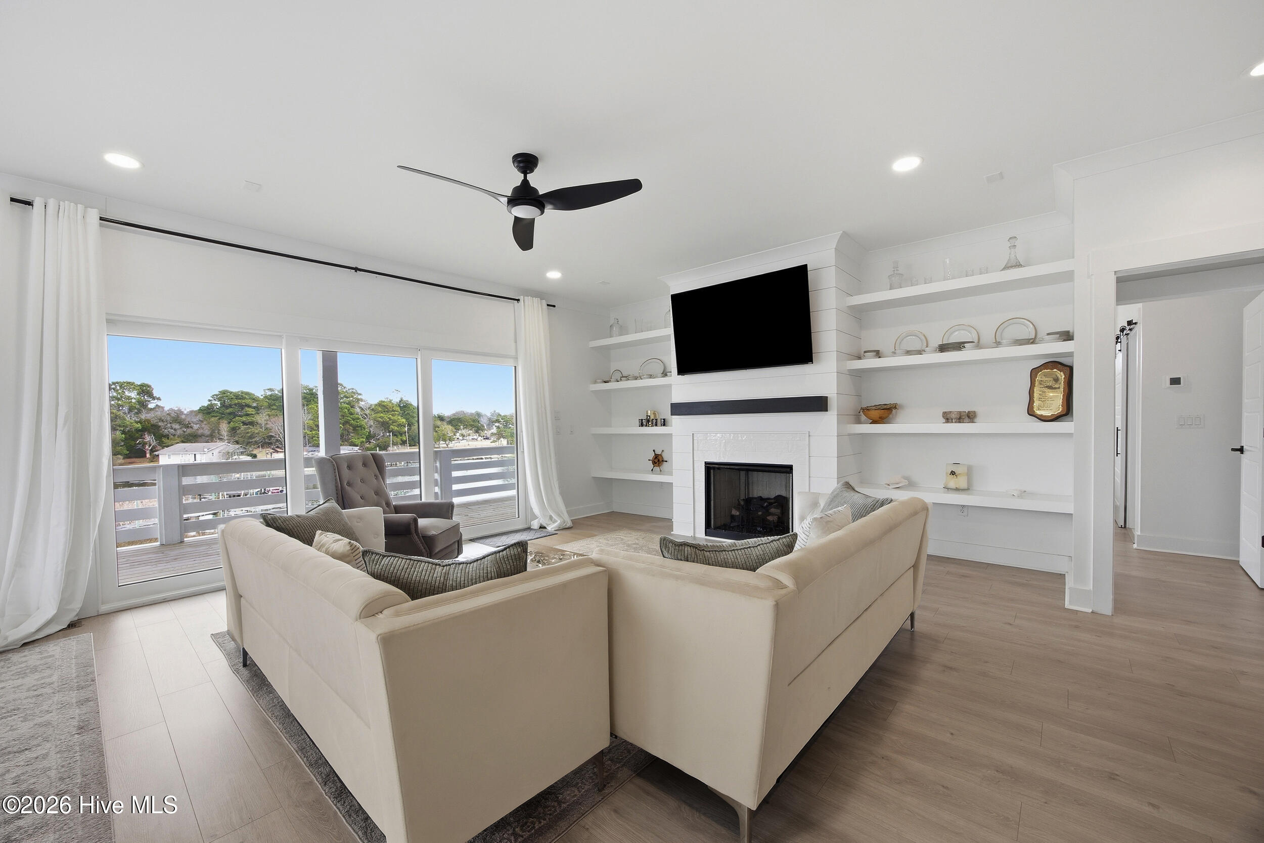 100558595 | Photo 20