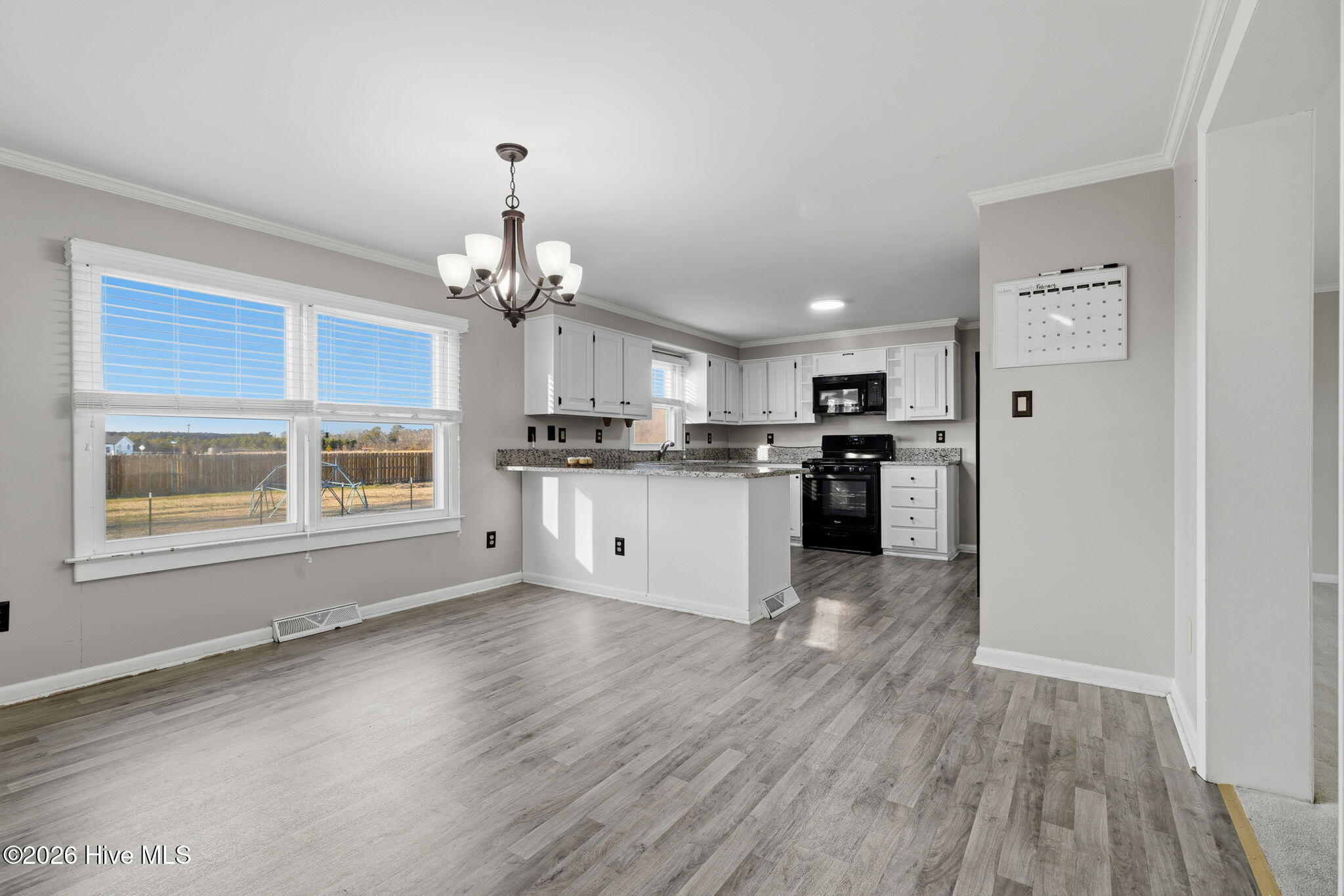 100554589 | Photo 11