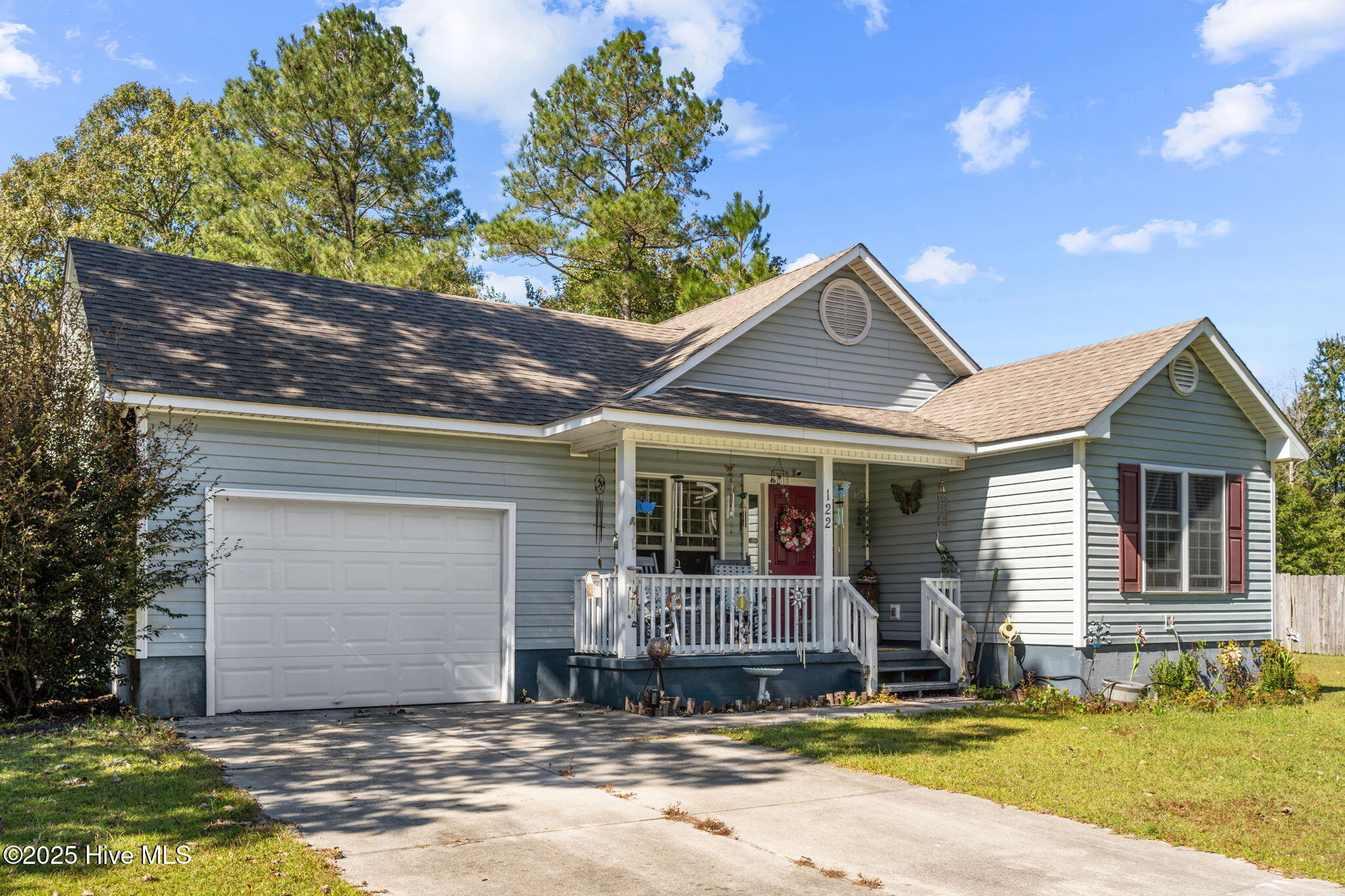 122 Live Oak Drive, Jacksonville, NC 28540 – photo 15: 1 car attached garage
