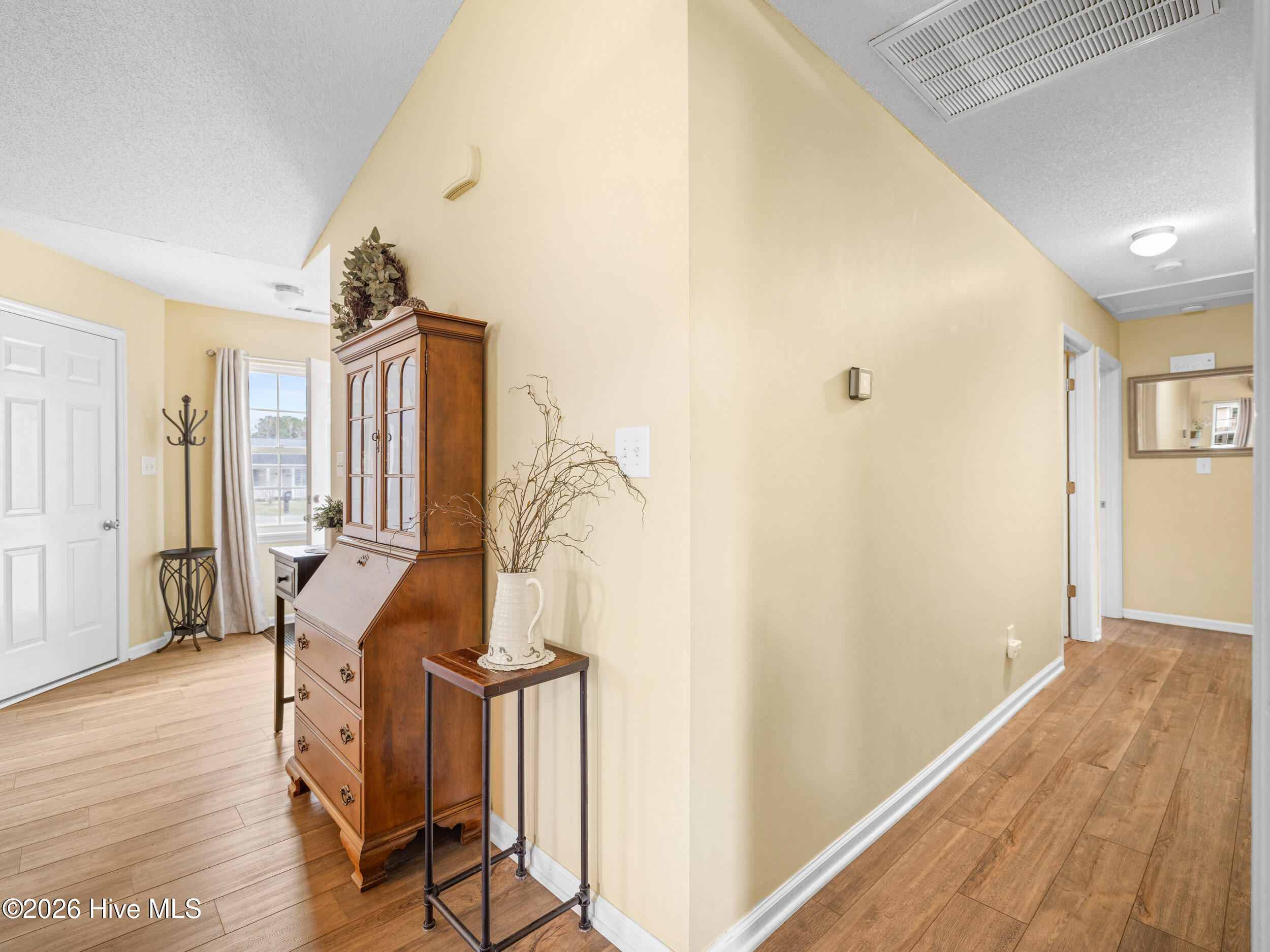 100556892 | Photo 15