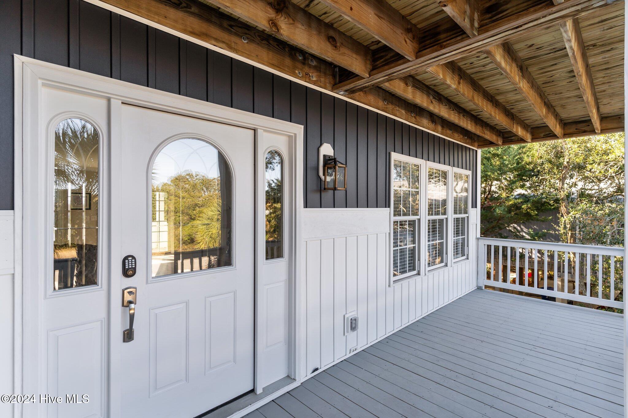 100480752 | Photo 24