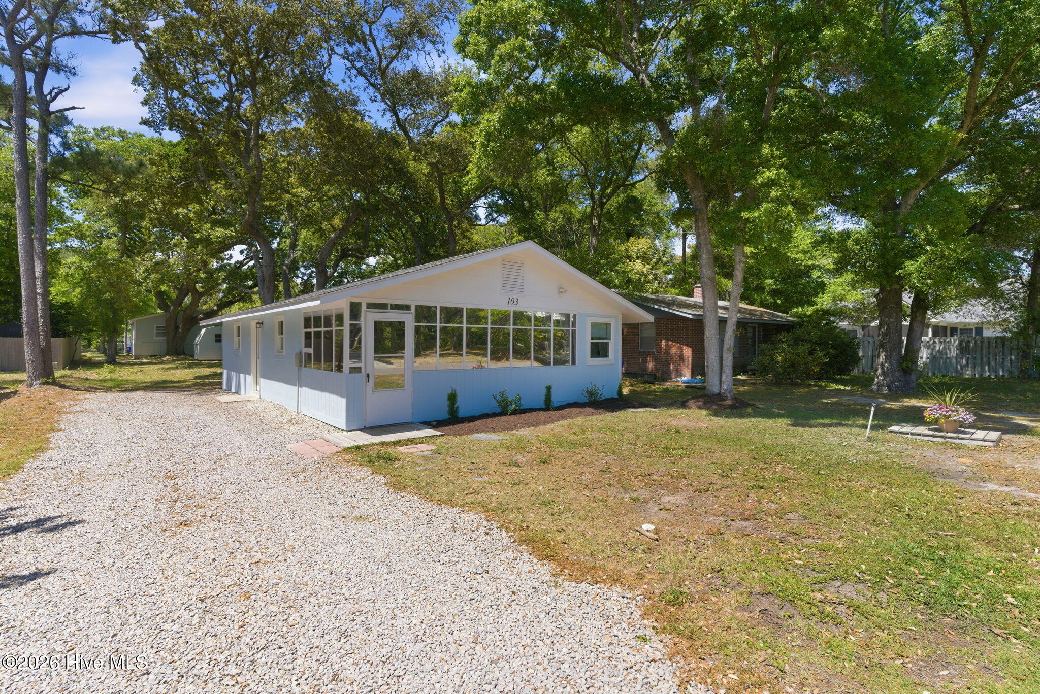 100569576 | Photo 30