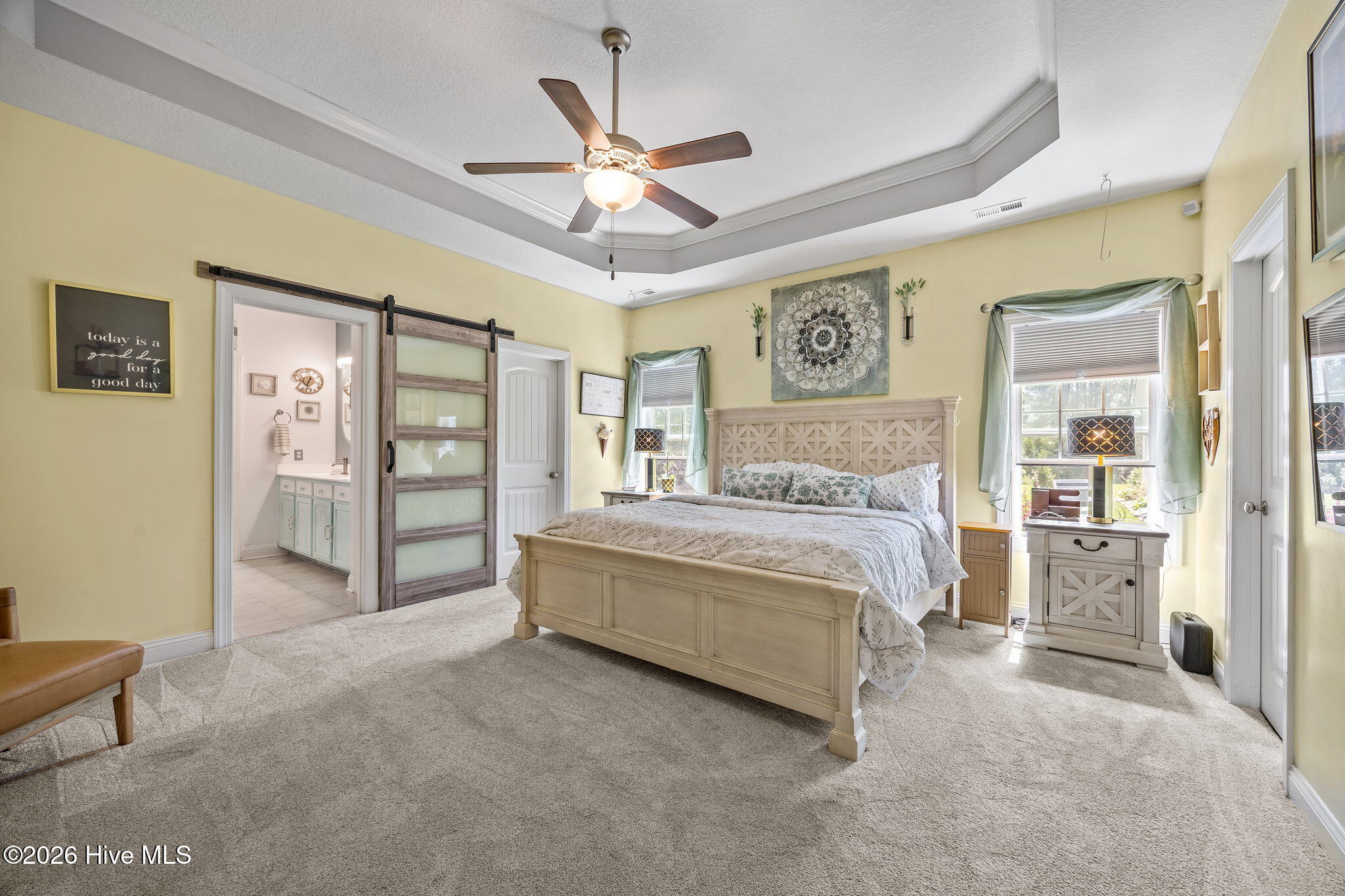 100563665 | Photo 25