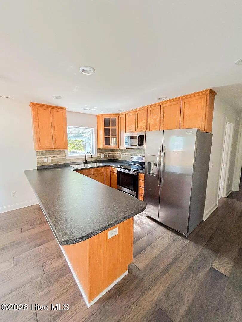 100570662 | Photo 19