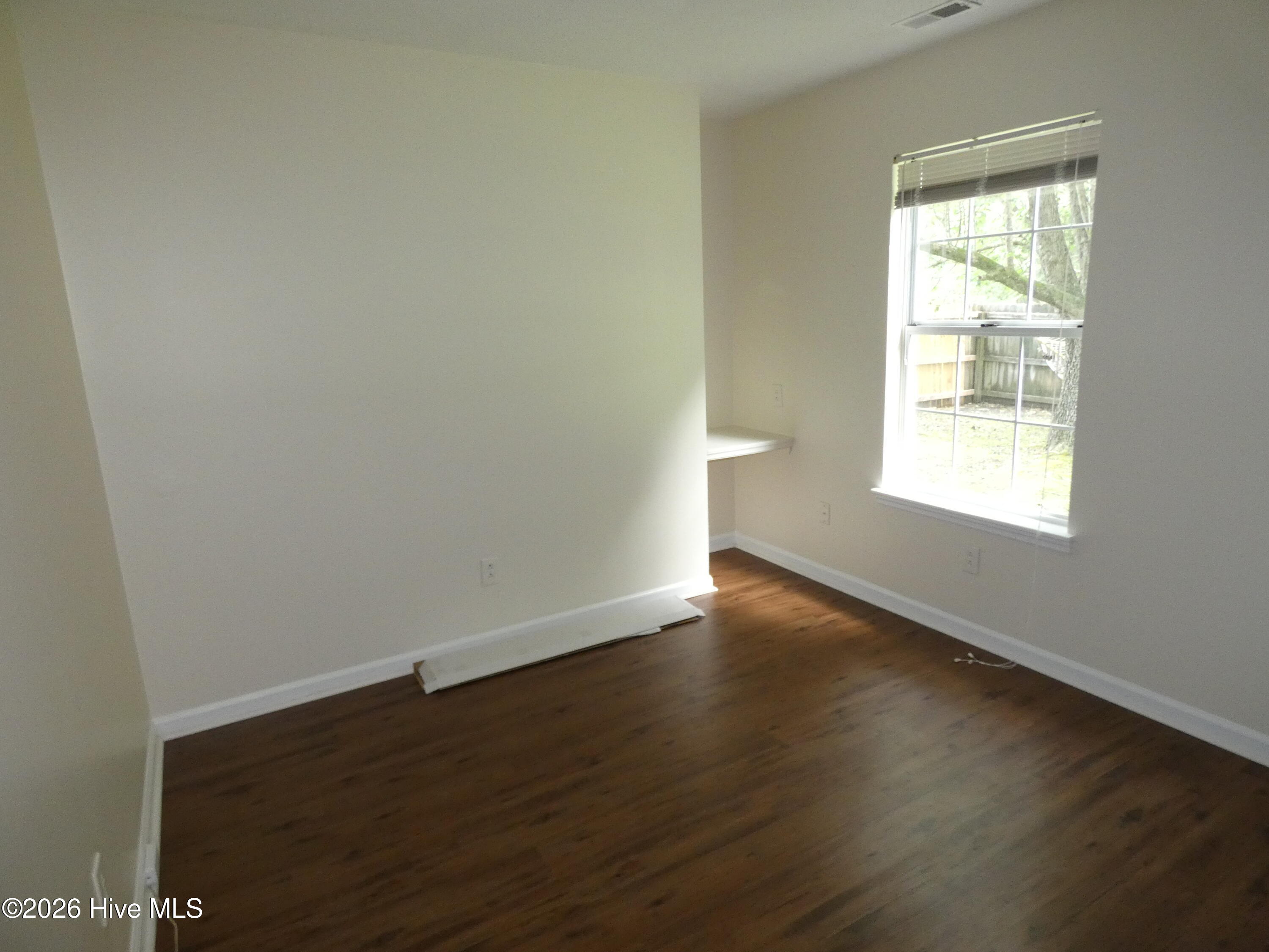 100564573 | Photo 11