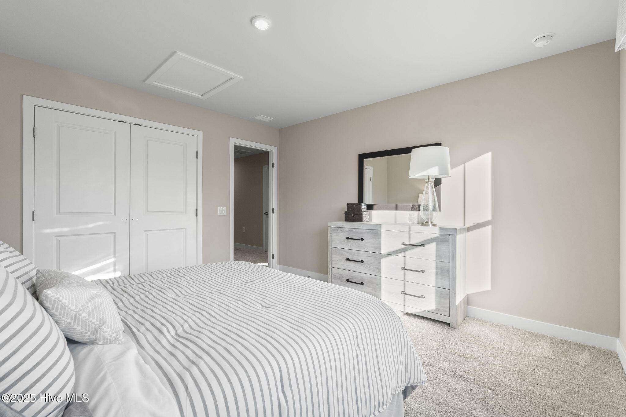 100545302 | Photo 25