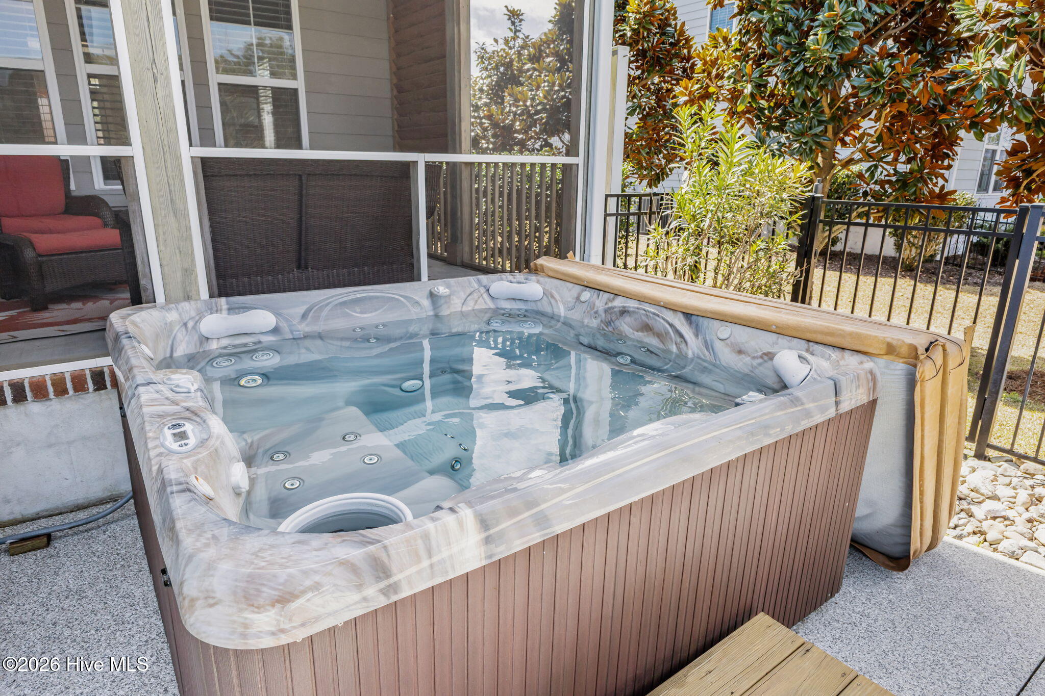 100560213 | Photo 38