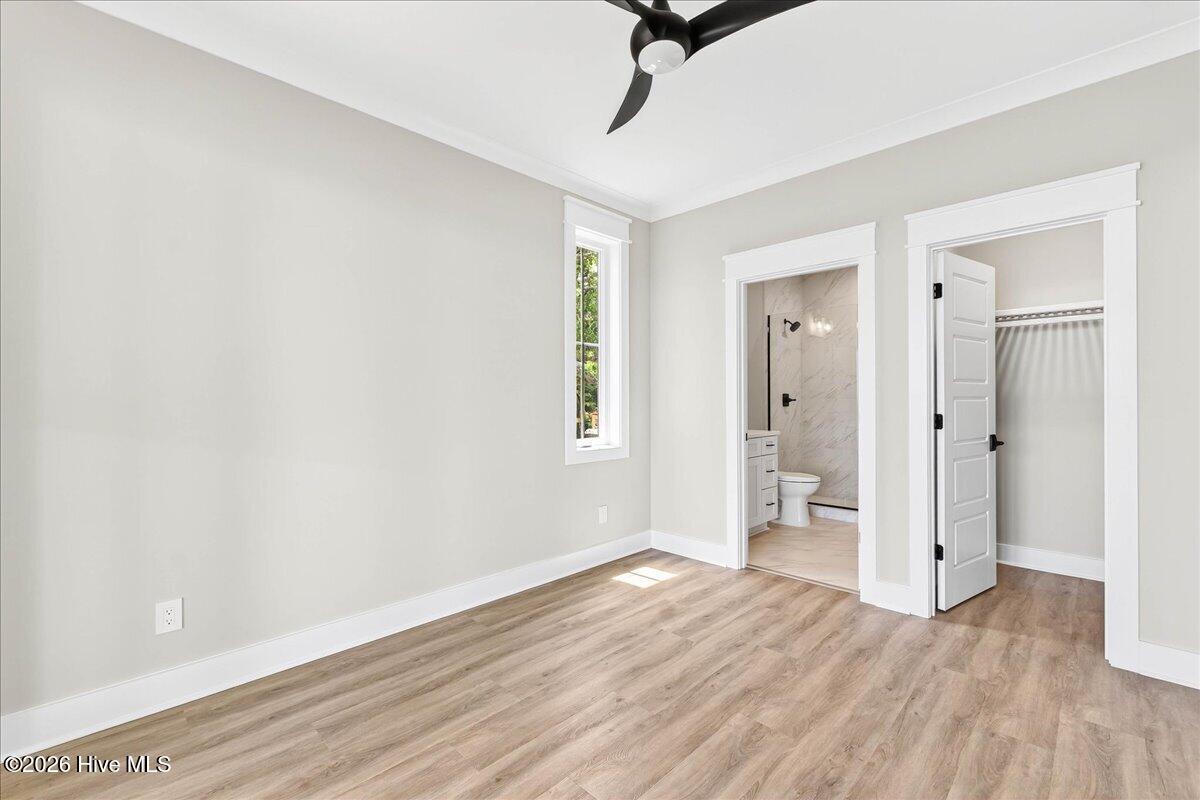 100562322 | Photo 17