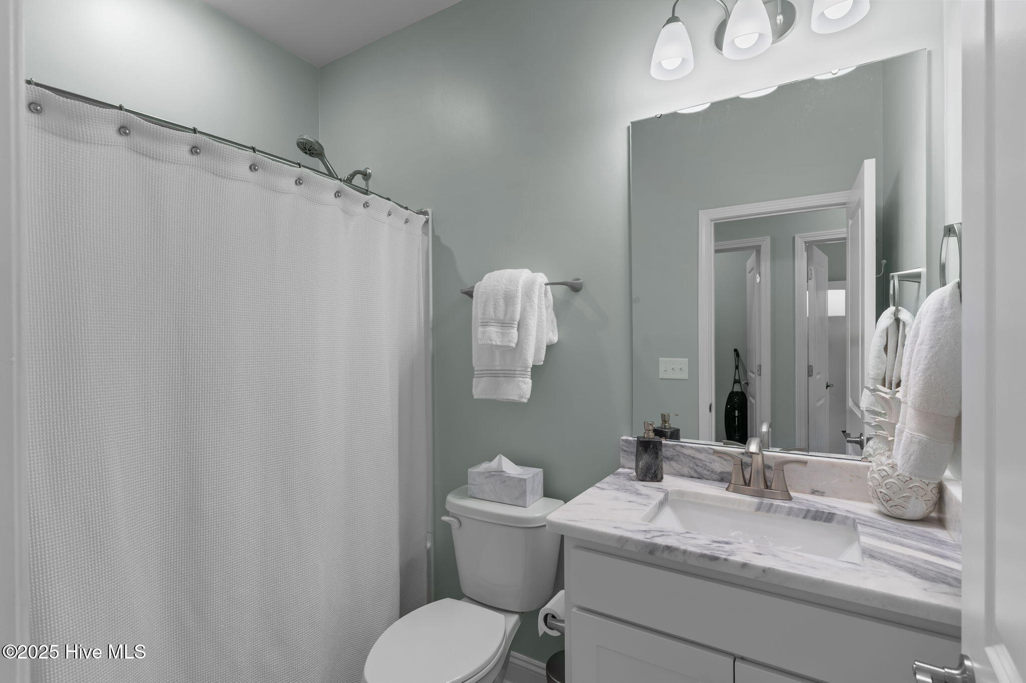 100531839 | Photo 43