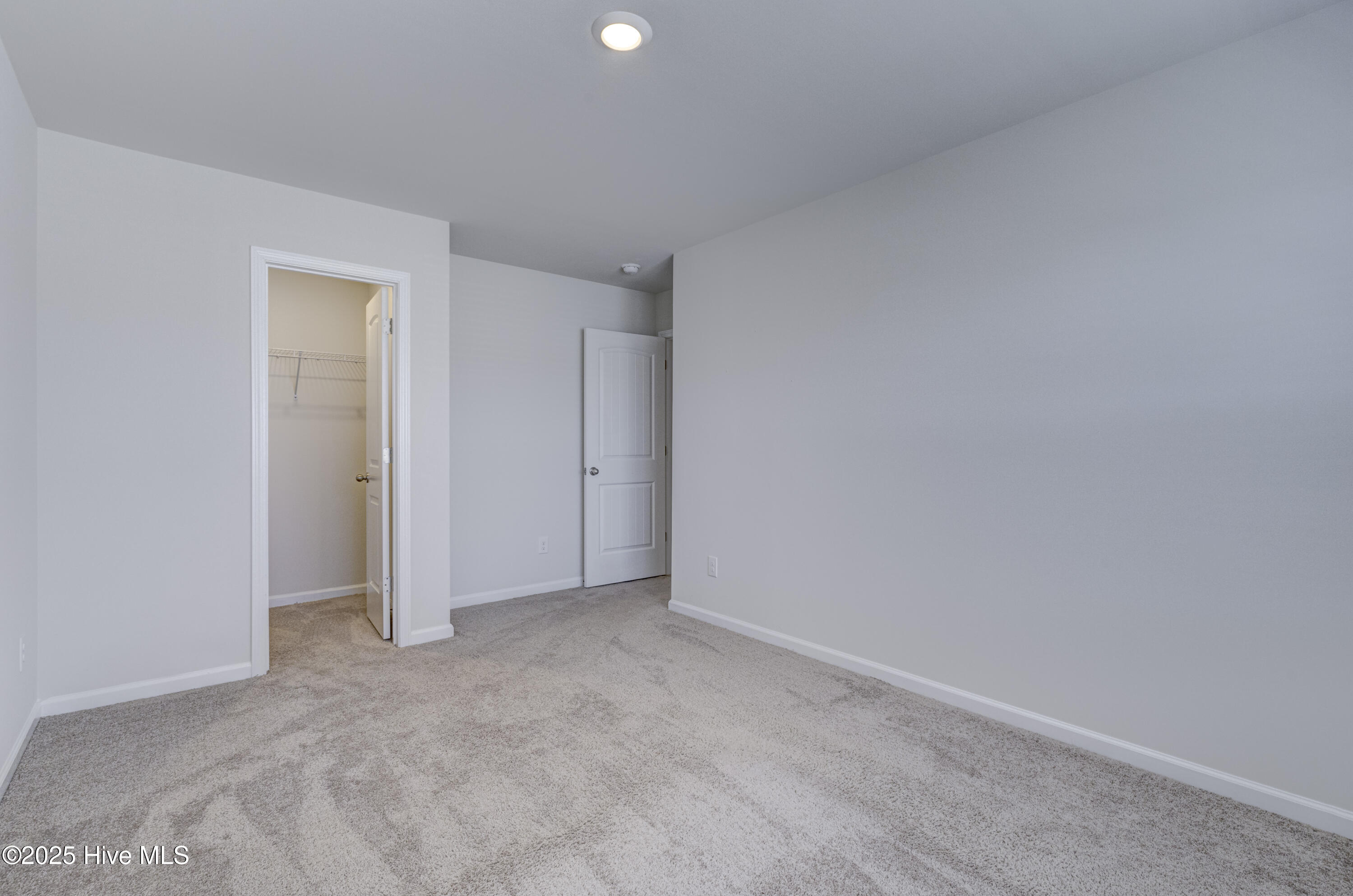 100528230 | Photo 37